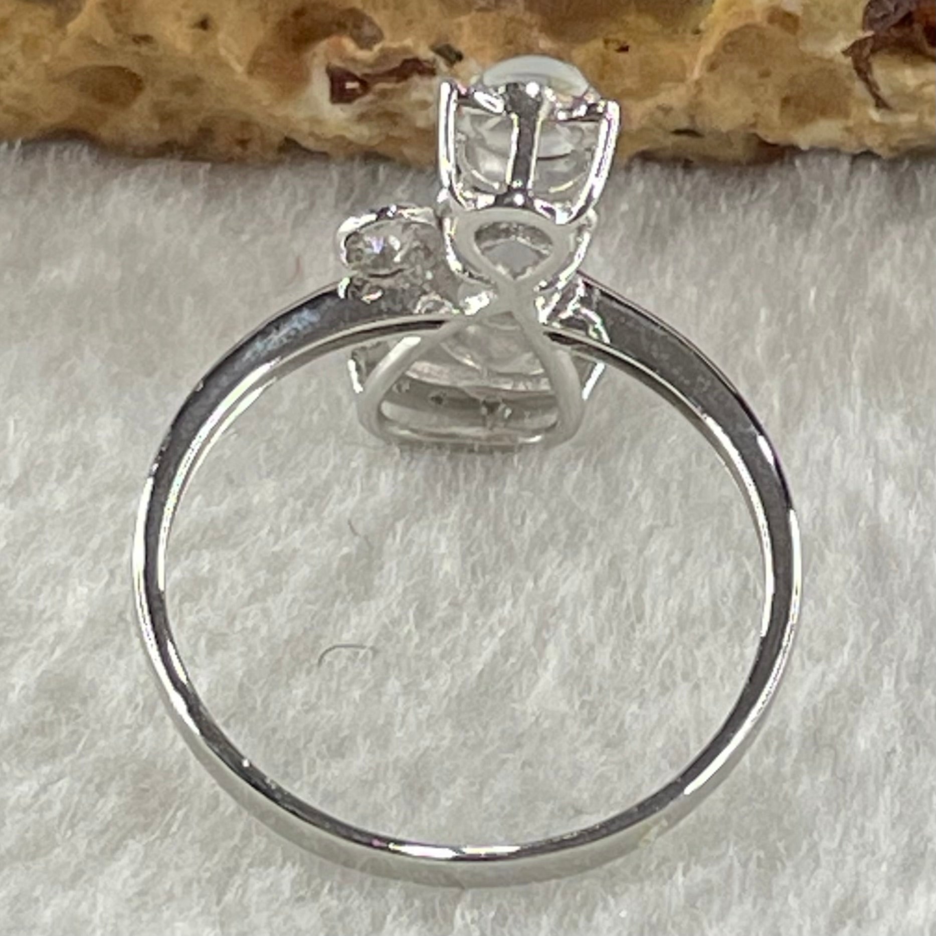 Type A Glassy Colourless Jadeite Cat with Diamonds in 18K Whitre Gold 2.04g Teardrop 6.8 by 4.5 by 2.0mm US6.8 HK15 - Huangs Jadeite and Jewelry Pte Ltd