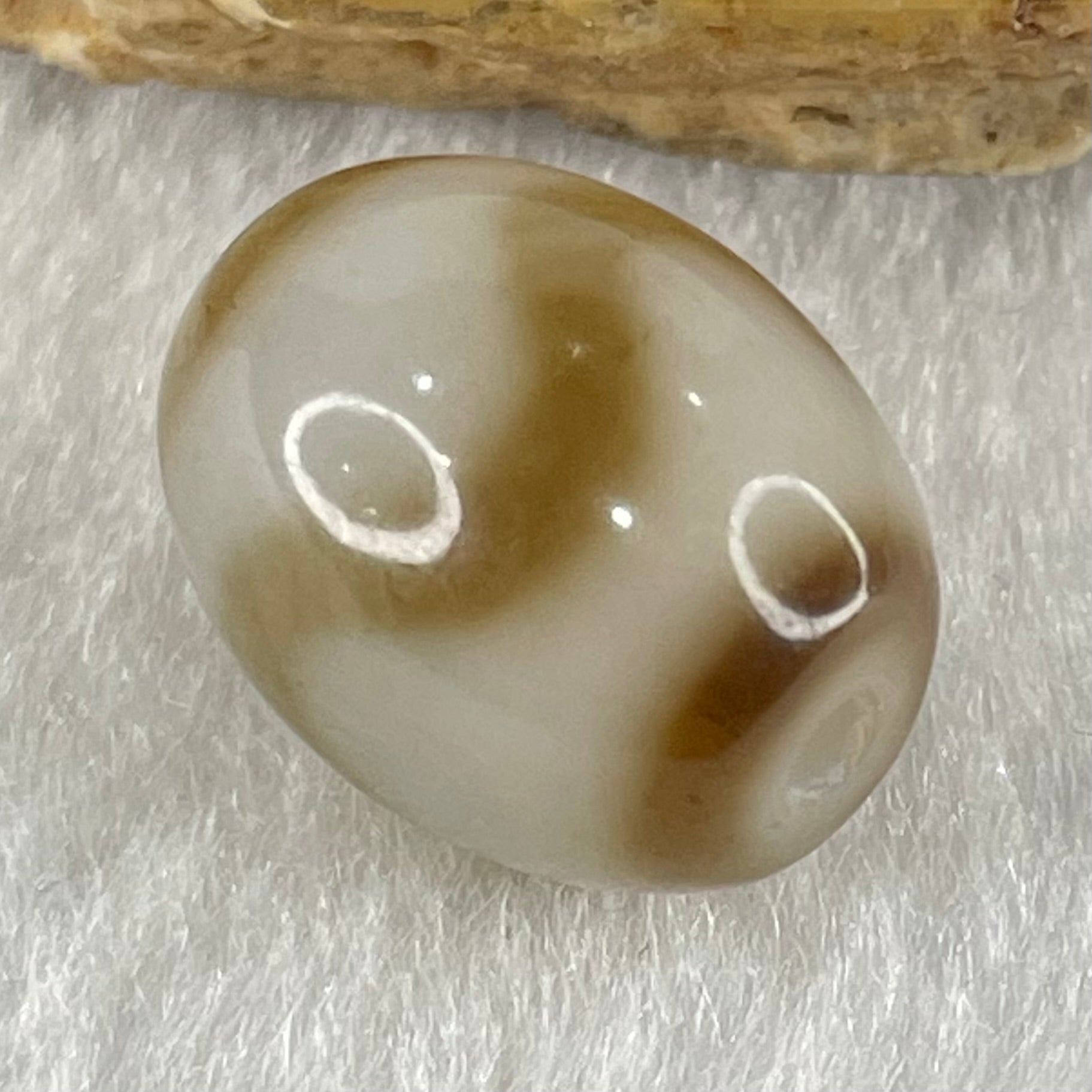 Natural Powerful Tibetan Old Oily Agate Tiger Tooth Daluo Dzi Bead Heavenly Master (Tian Zhu) 虎呀天诛 3.49g 15.5 by 12.5mm - Huangs Jadeite and Jewelry Pte Ltd
