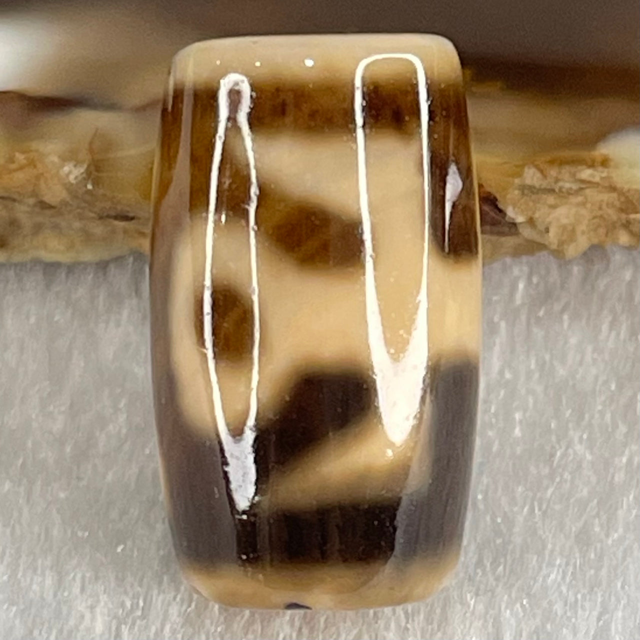 Natural Powerful Tibetan Old Oily Agate Patina Guiren Tairen Human Dzi Bead Totem Amulet Heavenly Master (Tian Zhu) 贵人天诛 4.92g 20.1 by 11.9mm - Huangs Jadeite and Jewelry Pte Ltd