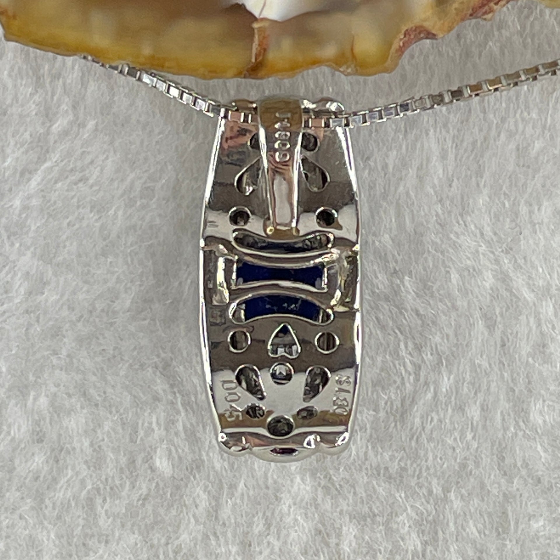 High Grade Natural Royal Blue Sapphire 1.8ct Natural Diamonds 0.45ct Platinum PT950 Pendant 6.98g with PT900 Necklace 3.95g Max 44cm Adjustable Total 10.93g - Huangs Jadeite and Jewelry Pte Ltd
