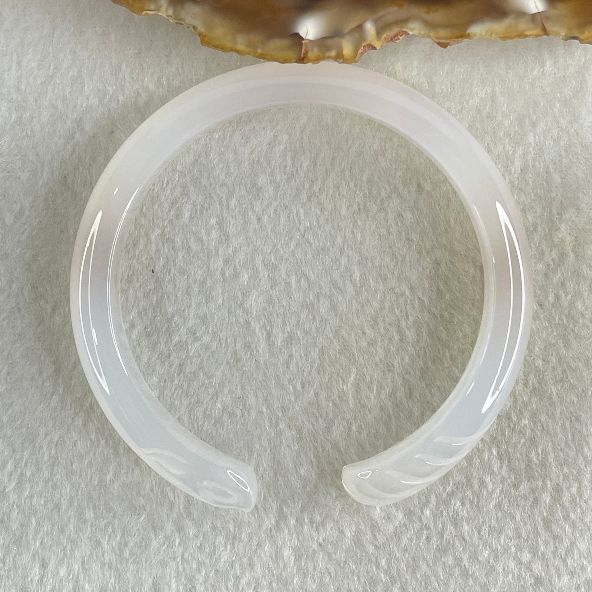 Natural Pinky Agate Fox Bange Internal Dimeter 56.4mm 27.67g 10.2 by 6.9mm - Huangs Jadeite and Jewelry Pte Ltd