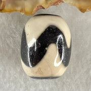 Natural Powerful Tibetan Old Oily Agate Tiger Tooth Daluo Dzi Bead Heavenly Master (Tian Zhu) 虎呀天诛 4.65g 17.5 by 13.1mm - Huangs Jadeite and Jewelry Pte Ltd