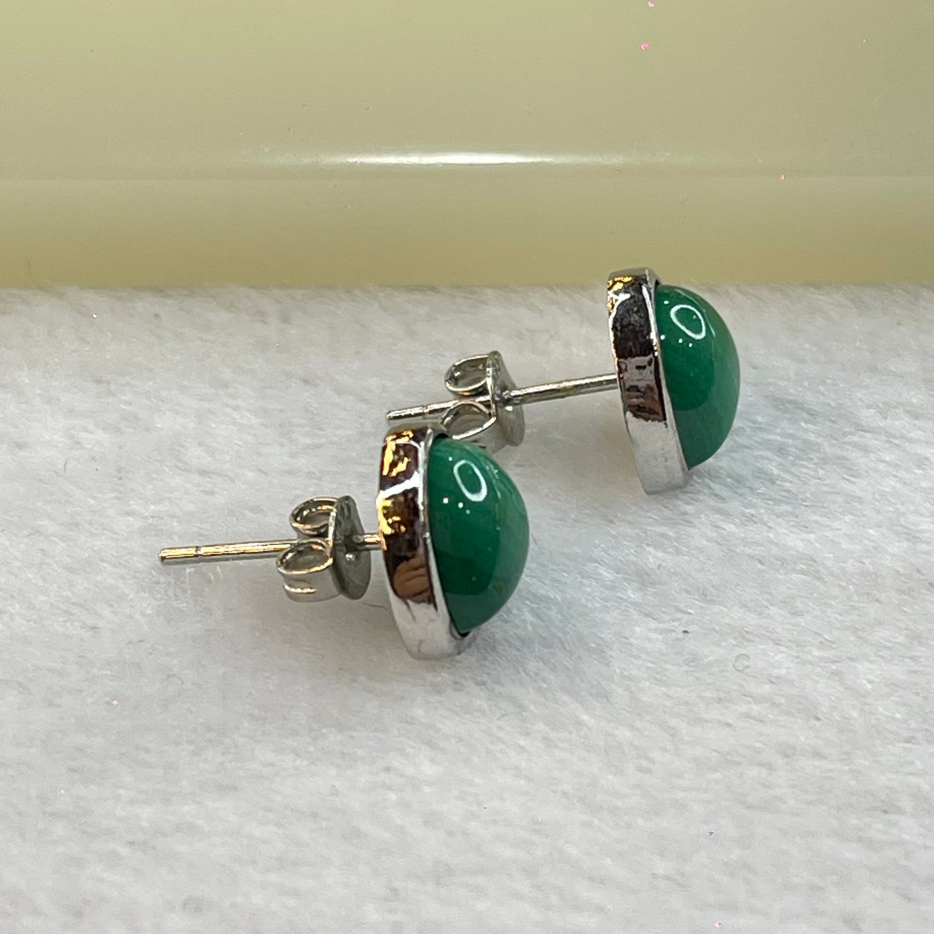 Natural Green Malachite in S925 Sliver Earrings Pair 2.45g 8.0 by 7.4 by 4.0mm - Huangs Jadeite and Jewelry Pte Ltd