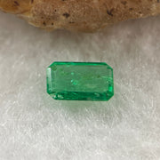 Natural Colombia Vivid Green Emerald (Beryl) Cut-Cornered Rectangular Step cut 0.42ct 6.3 by 3.9 by 1.9mm - Huangs Jadeite and Jewelry Pte Ltd