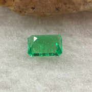 Natural Colombia Vivid Green Emerald (Beryl) Cut-Cornered Rectangular Step cut 0.44ct 5.8 by 4.0 by 2.6mm - Huangs Jadeite and Jewelry Pte Ltd