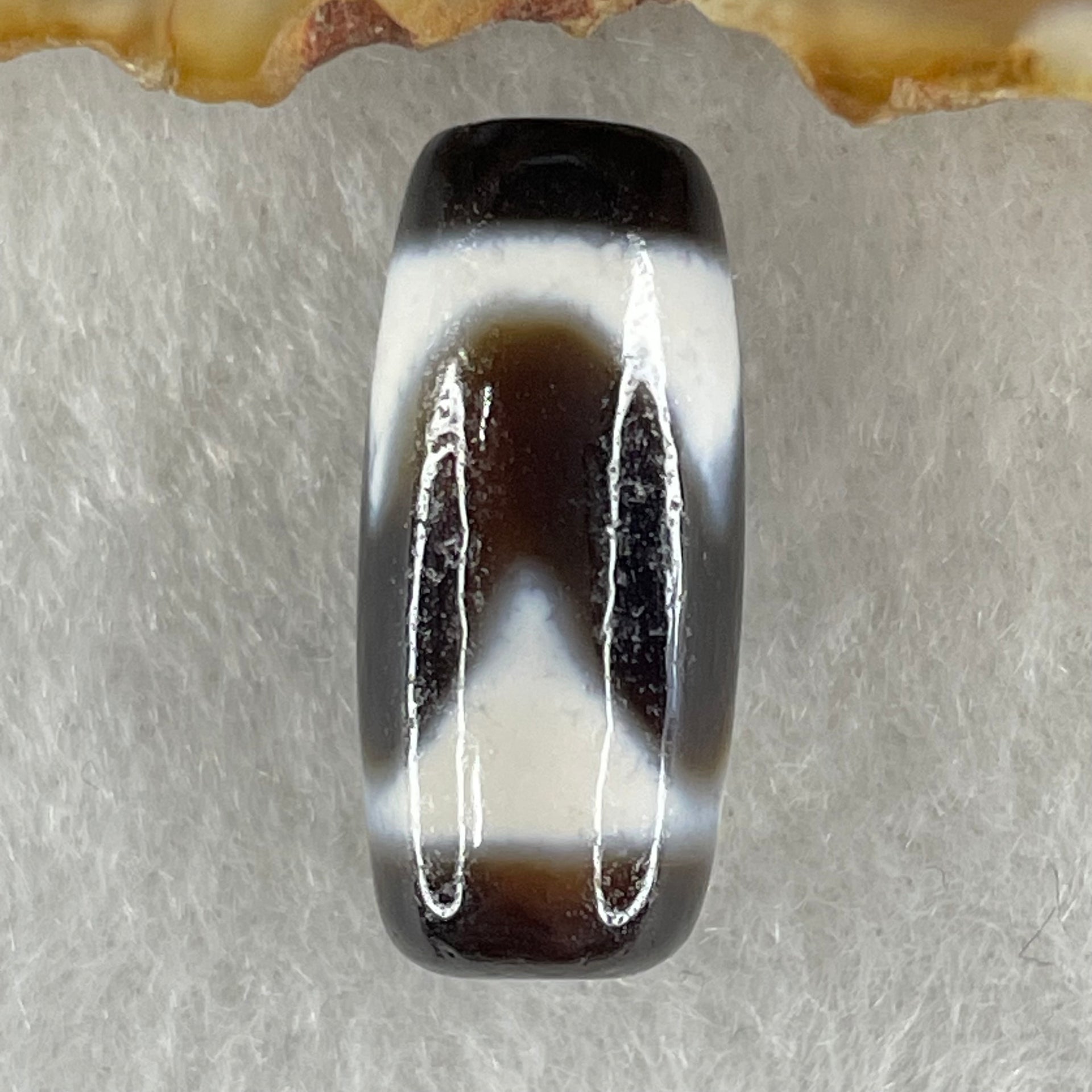 Natural Powerful Tibetan Old Oily Agate Tiger Tooth Daluo Dzi Bead Heavenly Master (Tian Zhu) 2.47g 20.3 by 8.9mm - Huangs Jadeite and Jewelry Pte Ltd