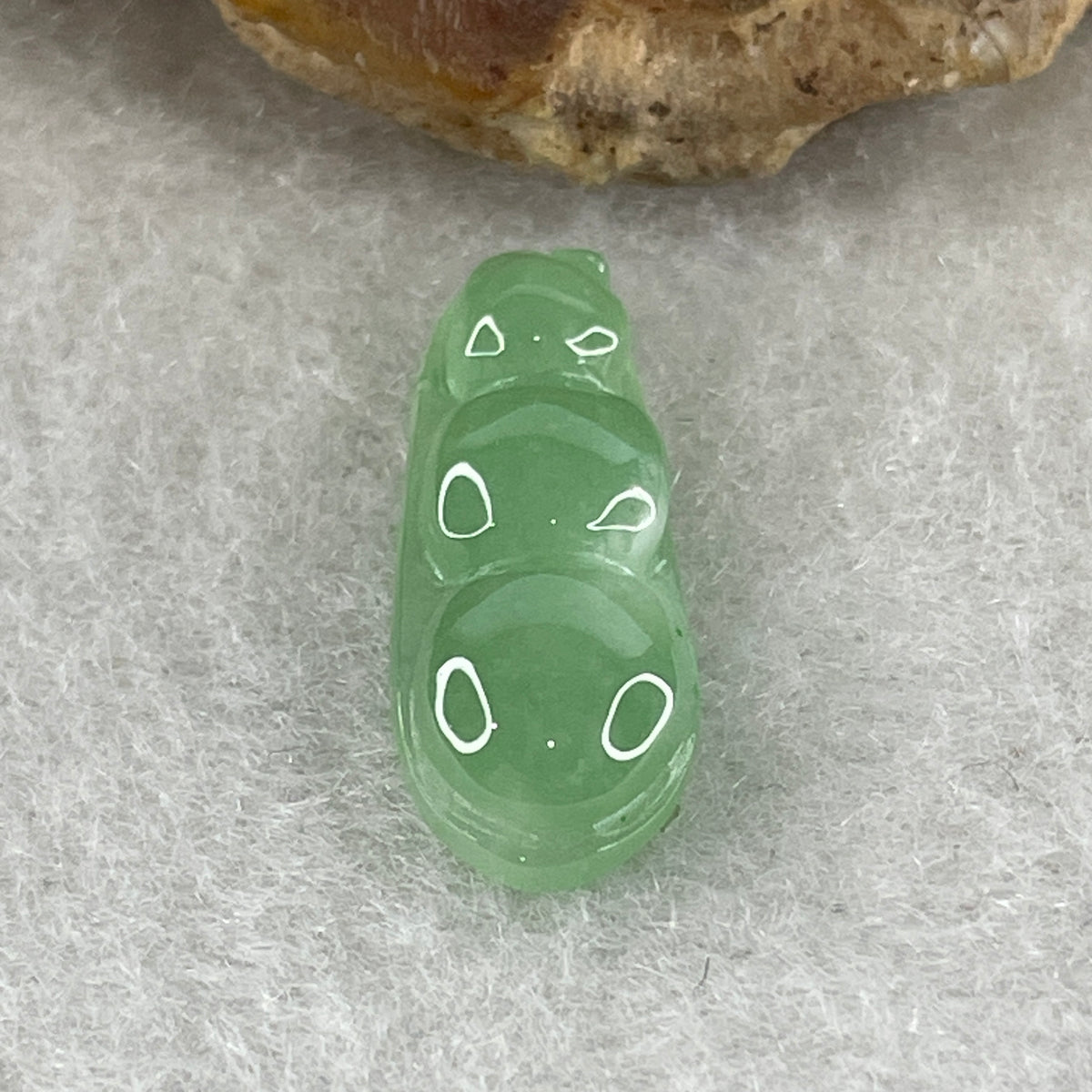 Natural Type A Semi-Icy Green Jadeite Pea Pod Pendant | Prosperity, Growth & Generations Talisman (1.36g | 20.5 x 8.0 x 4.3mm) - Huangs Jadeite and Jewelry Pte Ltd