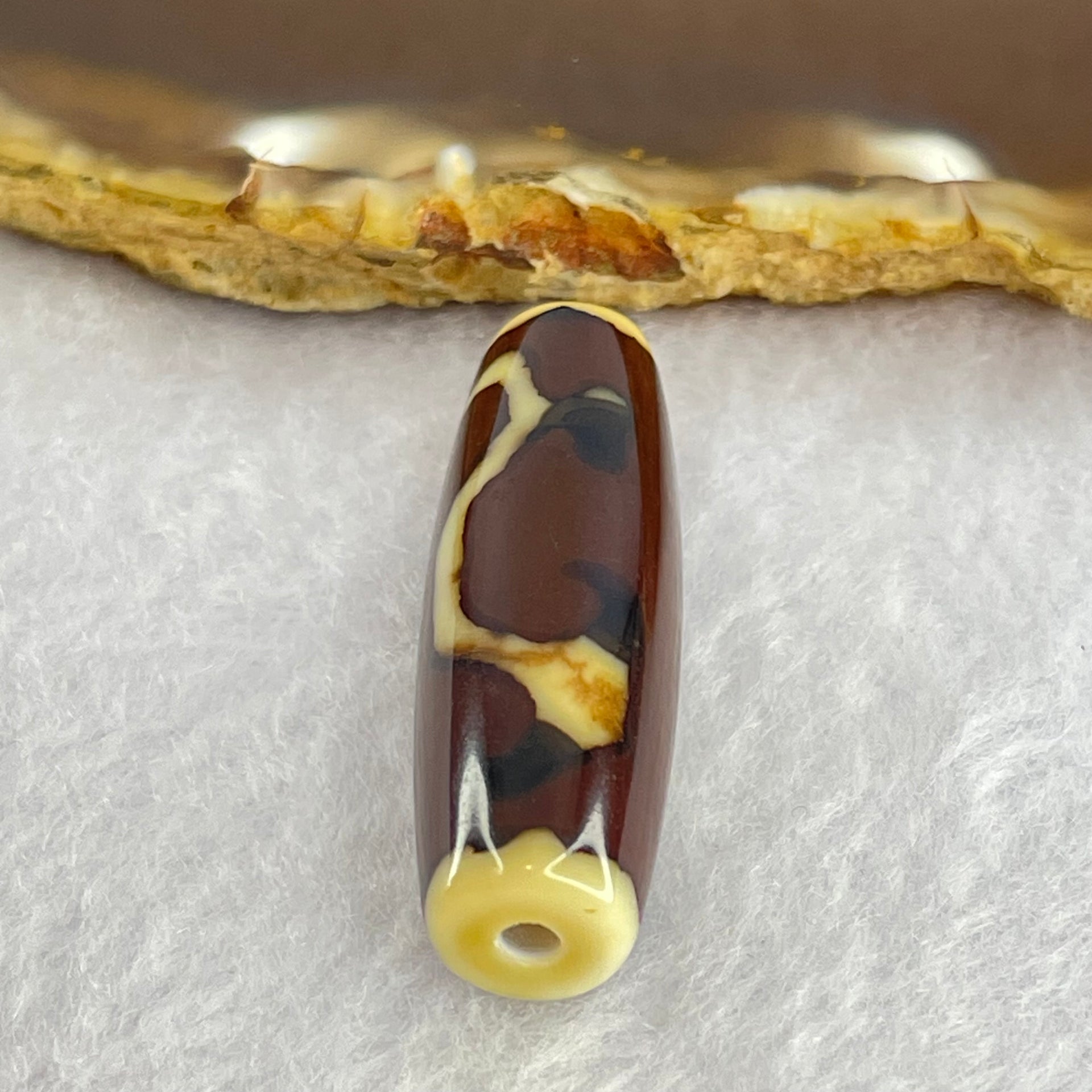 Natural Powerful Tibetan Old Oily Agate Ruyi Dzi Bead Heavenly Master (Tian Zhu) 如意天珠 8.47g 37.7 by 12.0mm - Huangs Jadeite and Jewelry Pte Ltd