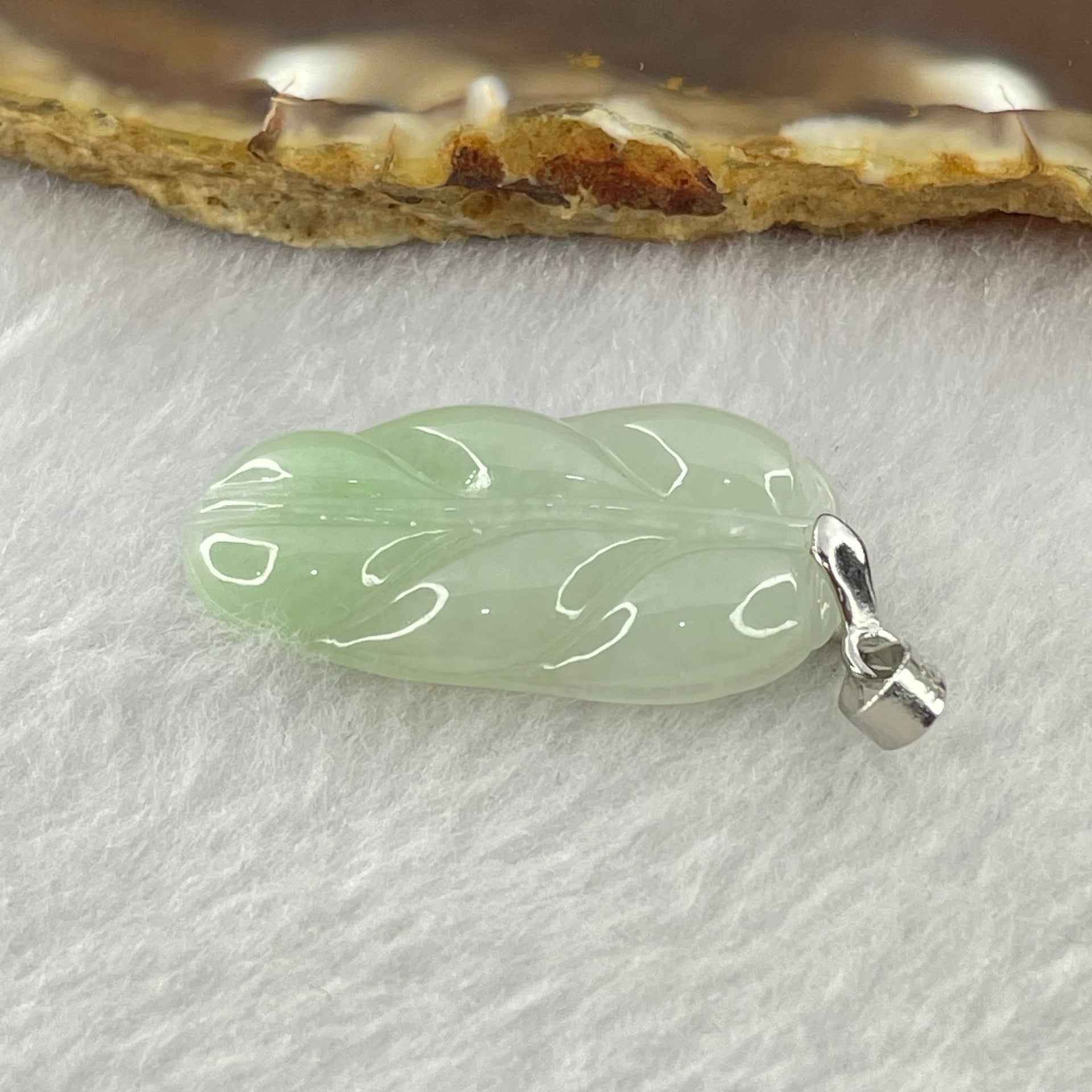 Type A Light Green Jadeite Leaf Pendant with S925 Sliver Clasps 4.31g 30.4 by 17.7 by 4.0mm - Huangs Jadeite and Jewelry Pte Ltd