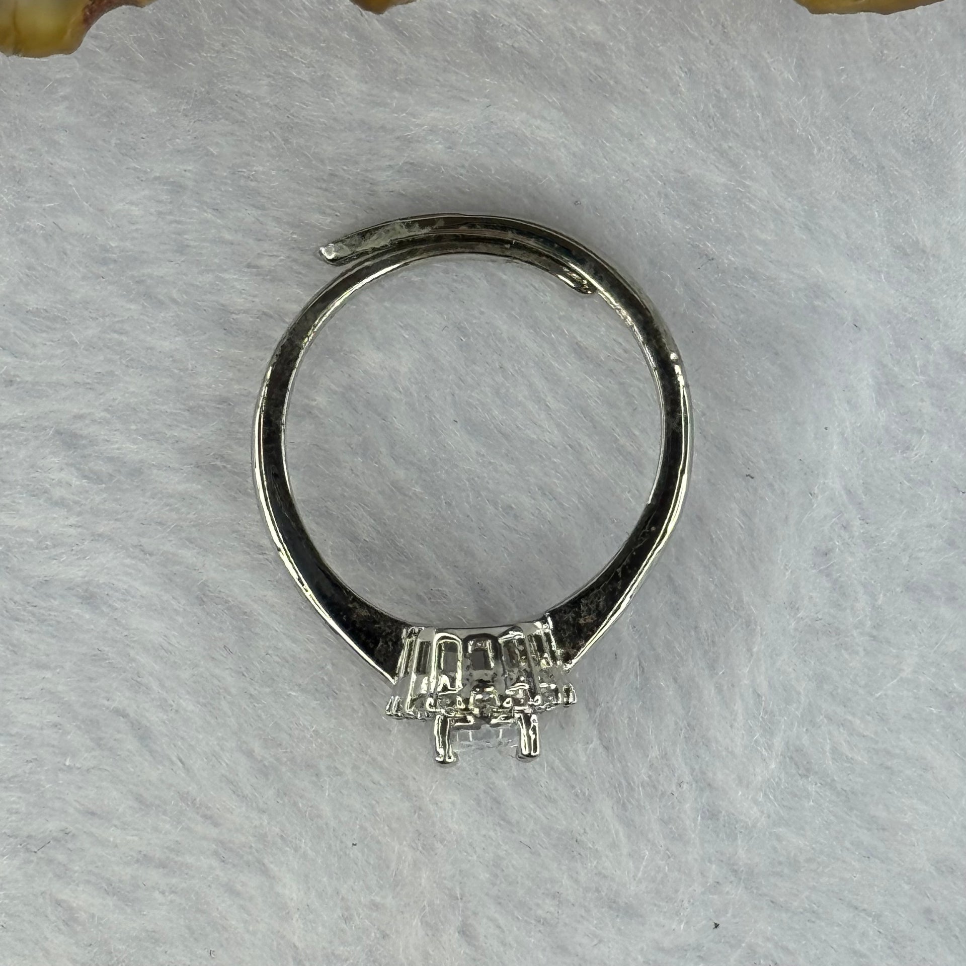 Cubic Zirconia in S925 Sliver Ring (Adjustable Size) 2.22g 6.8 by 5.2 by 3.8mm - Huangs Jadeite and Jewelry Pte Ltd