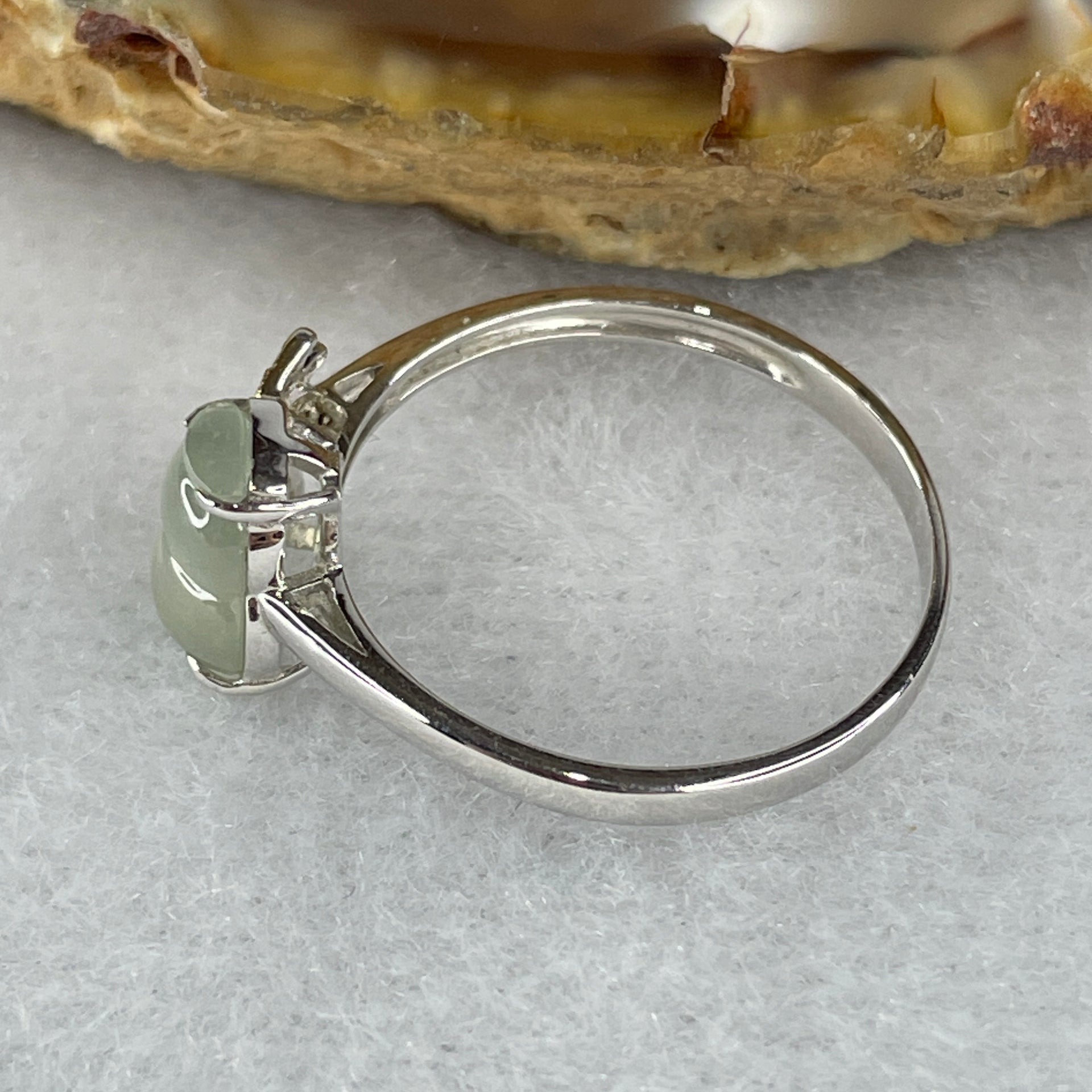 Type A Glassy Type Jade Jadeite Hulu Ring with 18k White Gold 1.60g 8.5 by 6.3 by 1.8mm US6.5 HK14 - Huangs Jadeite and Jewelry Pte Ltd