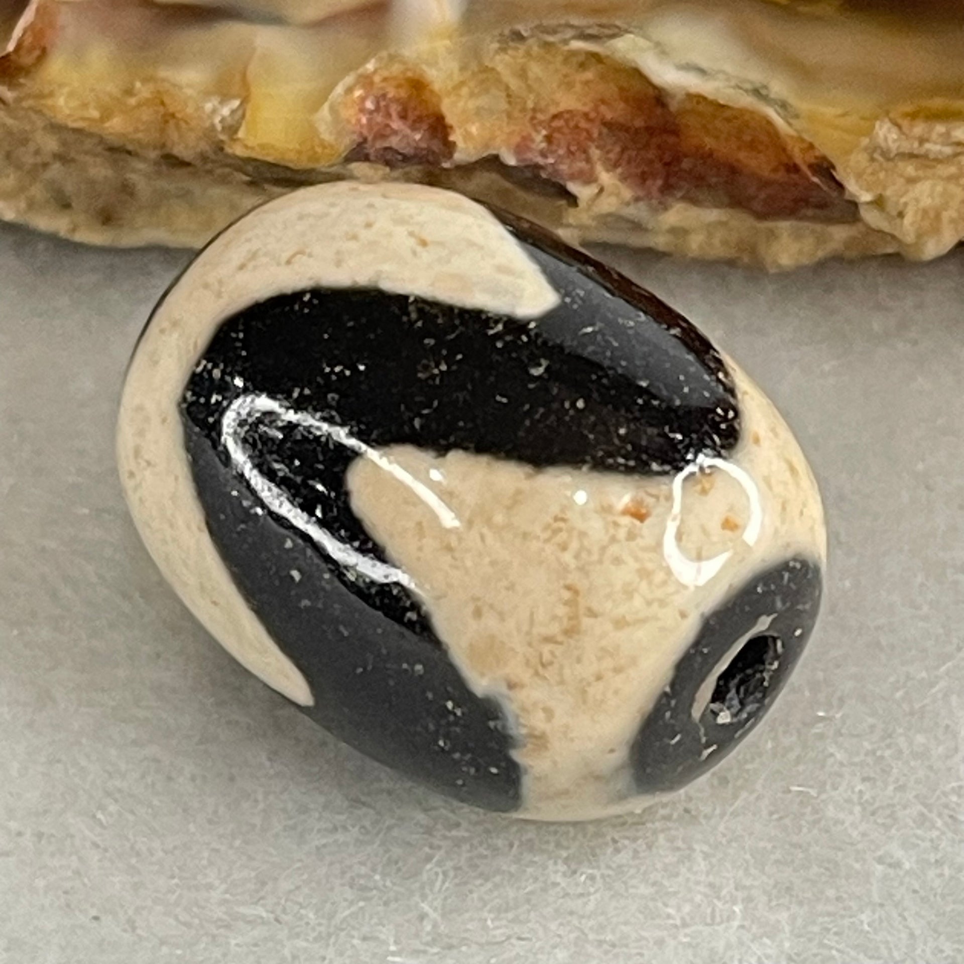 Natural Powerful Tibetan Old Oily Agate Tiger Tooth Daluo Dzi Bead Heavenly Master (Tian Zhu) 虎呀天诛 4.82g 17.7 by 13.2mm - Huangs Jadeite and Jewelry Pte Ltd