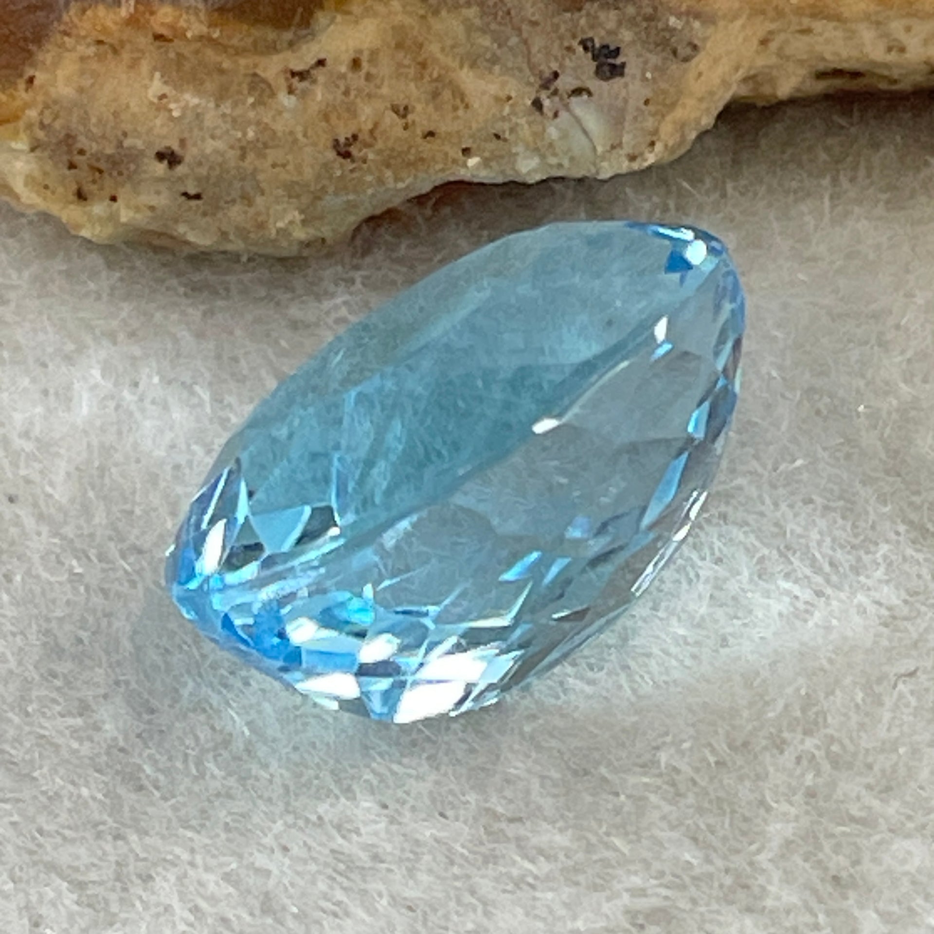 Natural Sky Blue Topaz Oval Shape 11.63ct 14.5 by 11.3 by 8.4mm - Huangs Jadeite and Jewelry Pte Ltd