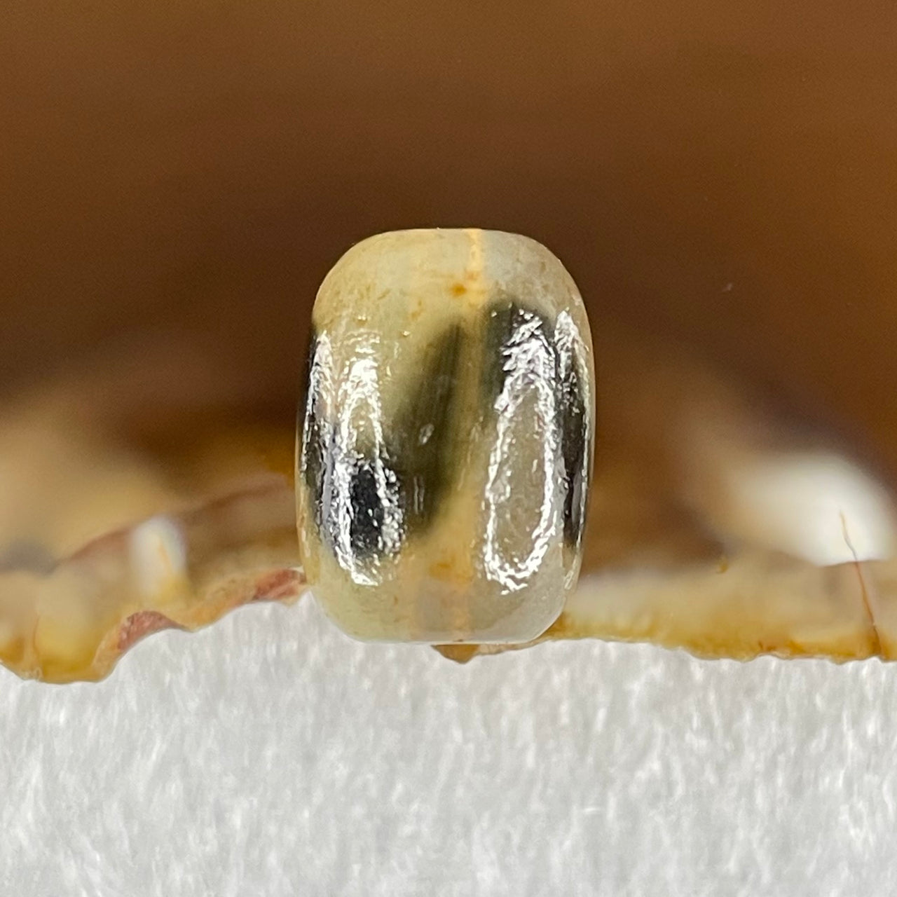 Natural Powerful Tibetan Old Oily Agate Tiger Tooth Daluo Dzi Bead Heavenly Master (Tian Zhu) 虎呀天诛 2.32g 13.8 by 10.2mm - Huangs Jadeite and Jewelry Pte Ltd