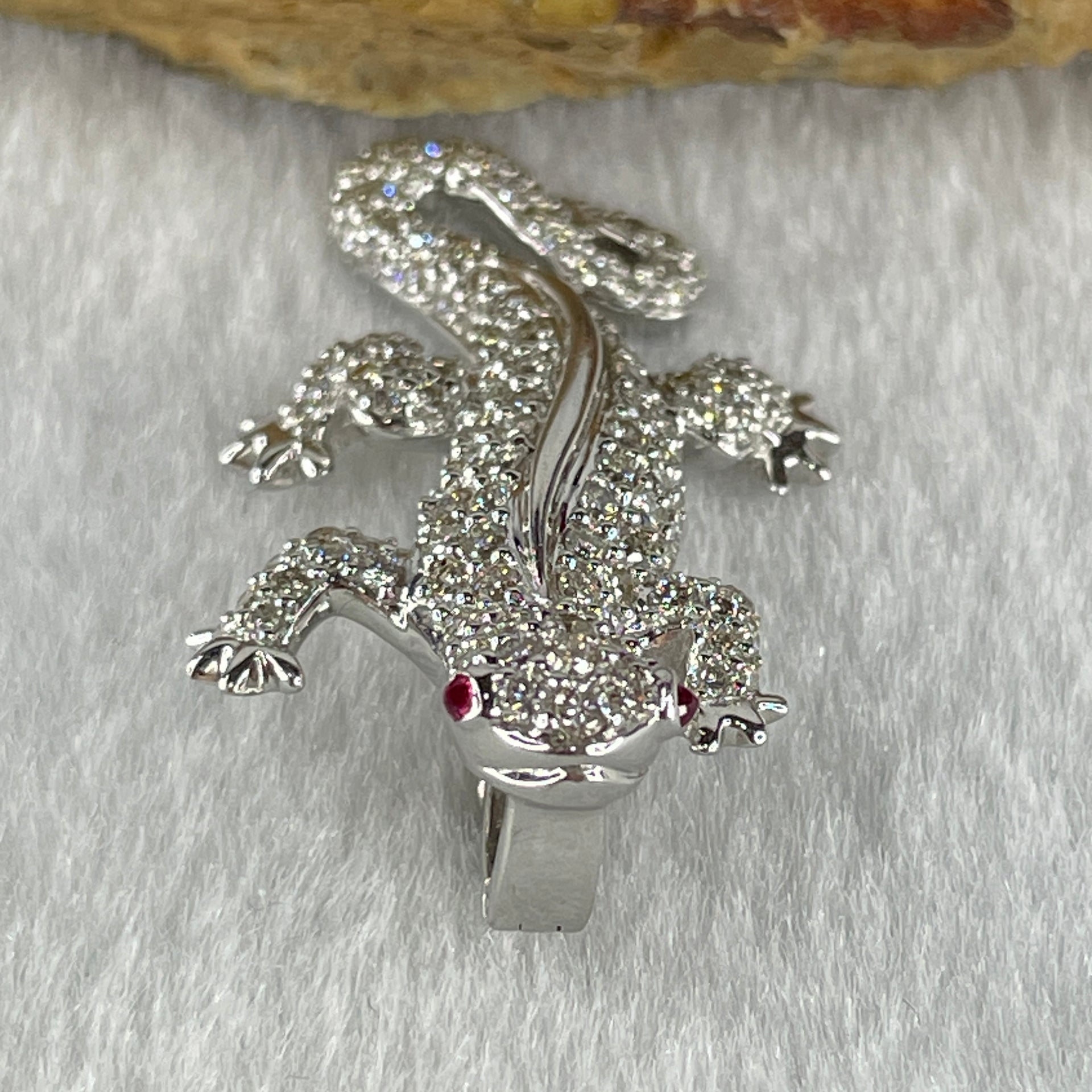 Natural Round Brilliant Cut Shape Diamonds with Natural Ruby Eyes in 18K White Gold Lizard Pendant R0.04 with Melees D1.37ct Total 7.4g 35.1 by 19.5 by 11.4mm - Huangs Jadeite and Jewelry Pte Ltd