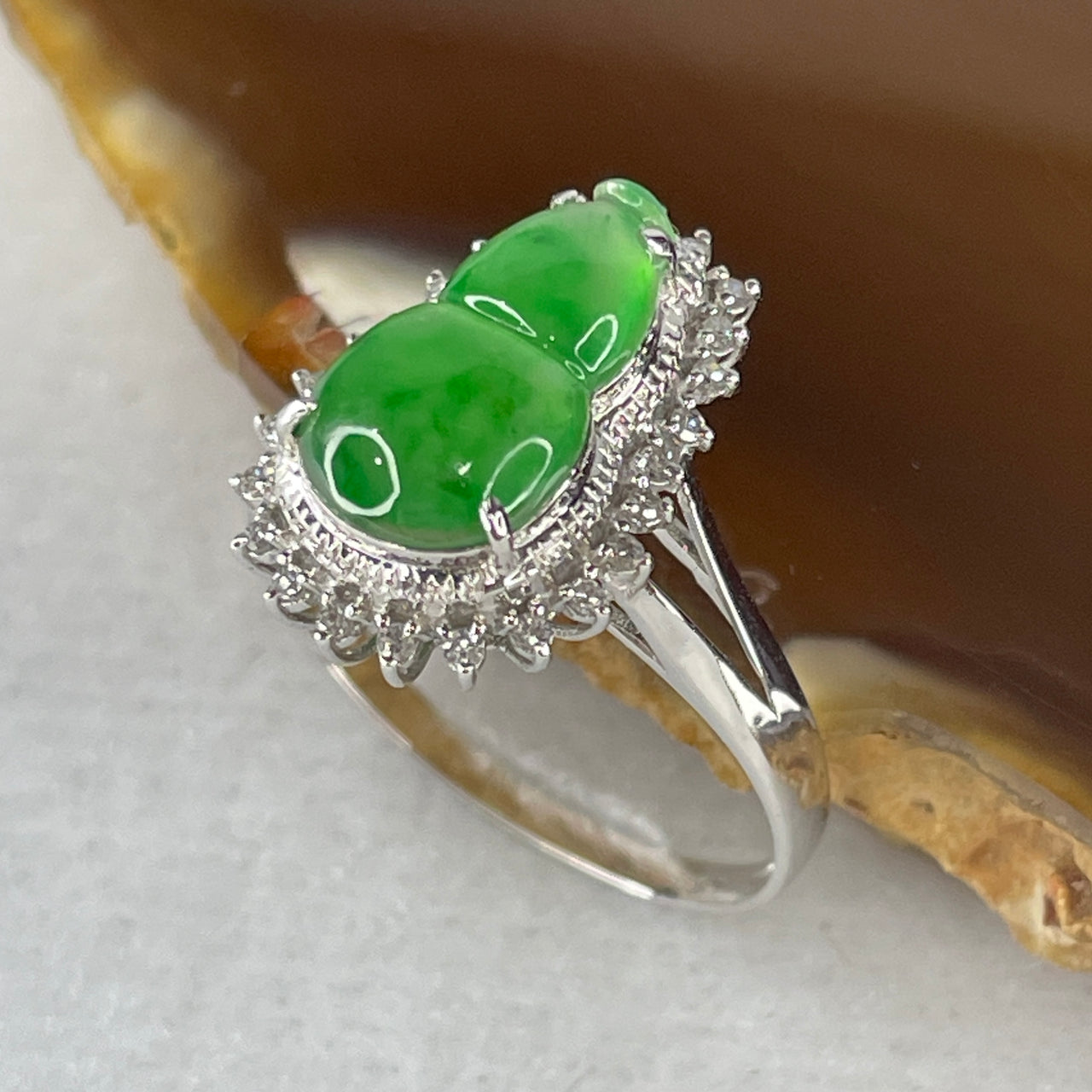 Type A Green Burmese jadeite Hulu ring in 18k white gold & natural diamonds 2.09g Ring Size: US 7 - Huangs Jadeite and Jewelry Pte Ltd