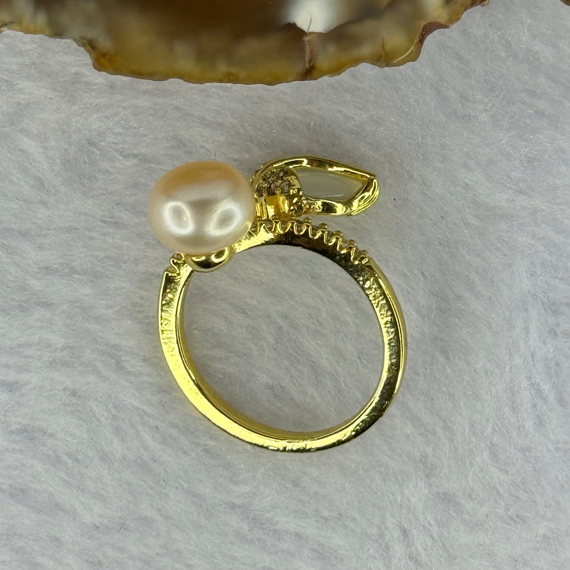 Natural Selenite and Pink Pearl with Crystals in S925 Sliver Gold Color Ring 2.94g 8.8 by 6.5mm US5.75 HK12.5 - Huangs Jadeite and Jewelry Pte Ltd