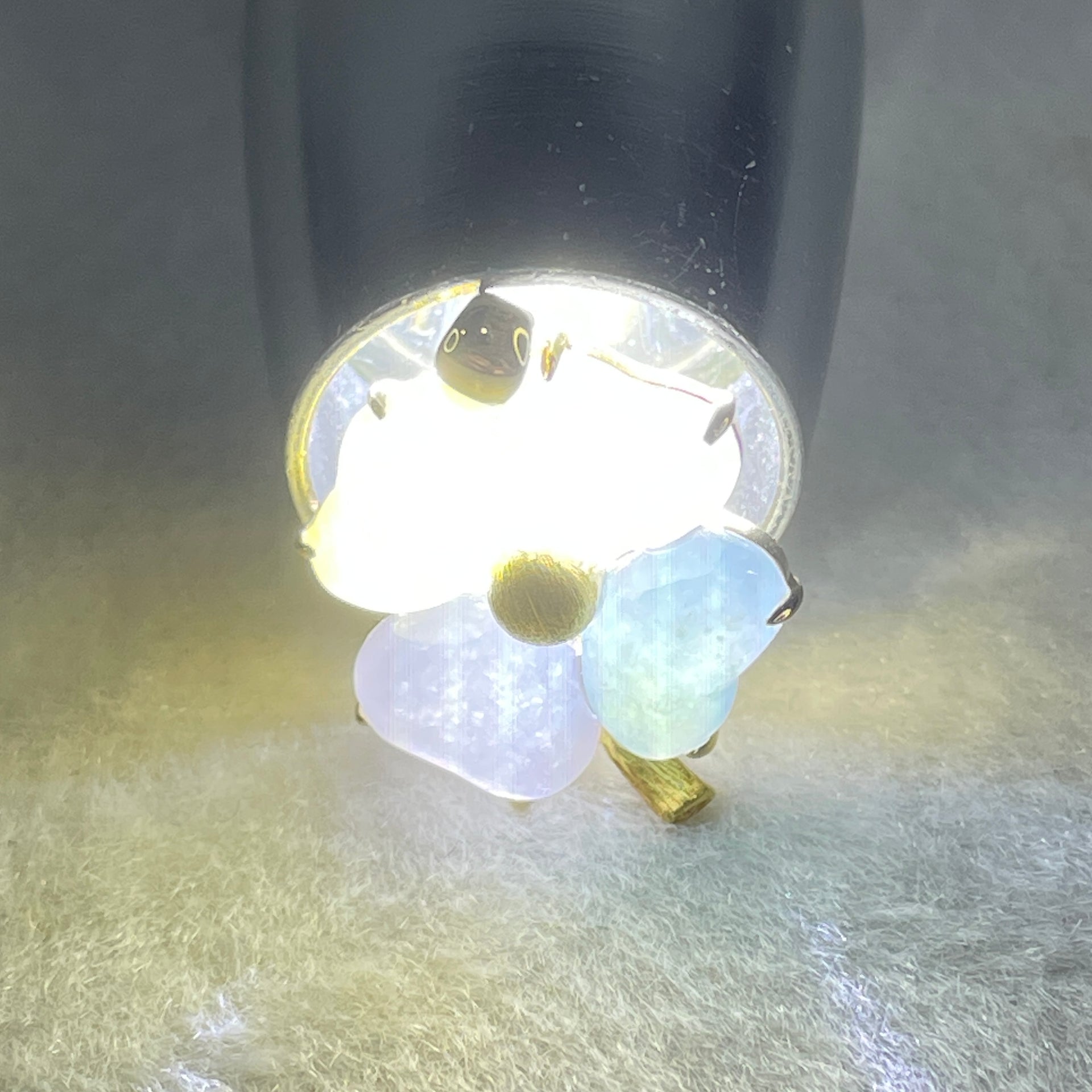 Type A Semi Icy Faint Lavender and Blueish Green and Yellow Jadeite 4 Leafs Clover in 18K Yellow Gold Pendant4.57g 9.4 by 6.0 by 4.9mm 4Pcs - Huangs Jadeite and Jewelry Pte Ltd