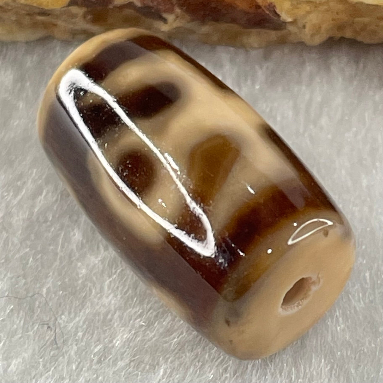 Natural Powerful Tibetan Old Oily Agate Patina Guiren Tairen Human Dzi Bead Totem Amulet Heavenly Master (Tian Zhu) 贵人天诛 4.64g 19.9 by 11.6mm - Huangs Jadeite and Jewelry Pte Ltd