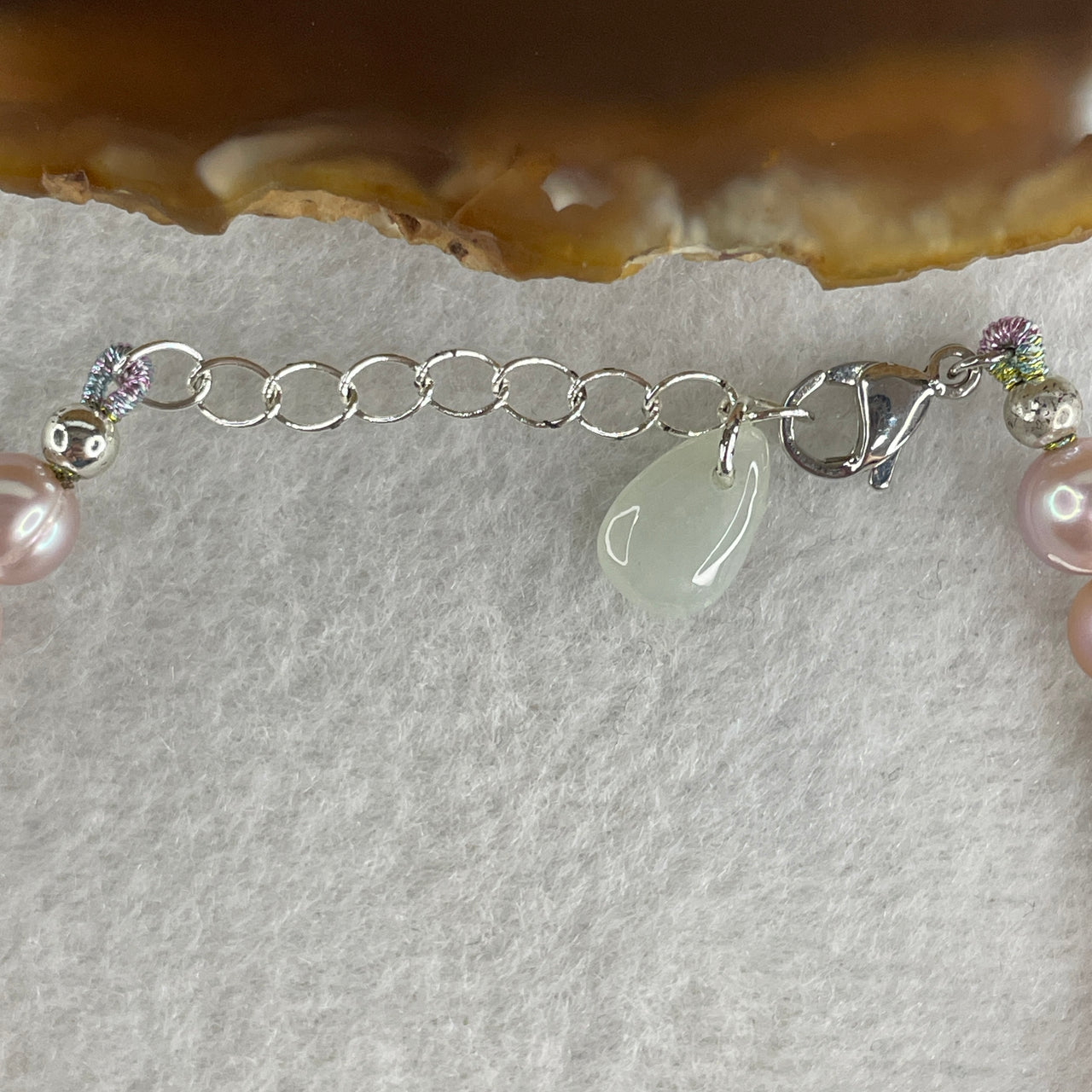 Natural Type A Semi Icy Light Lavender Jadeite Flower with Faux Pearl Beads Bracelet 13.94g 15-20cm 37.3 by 14.1 by 3.0mm