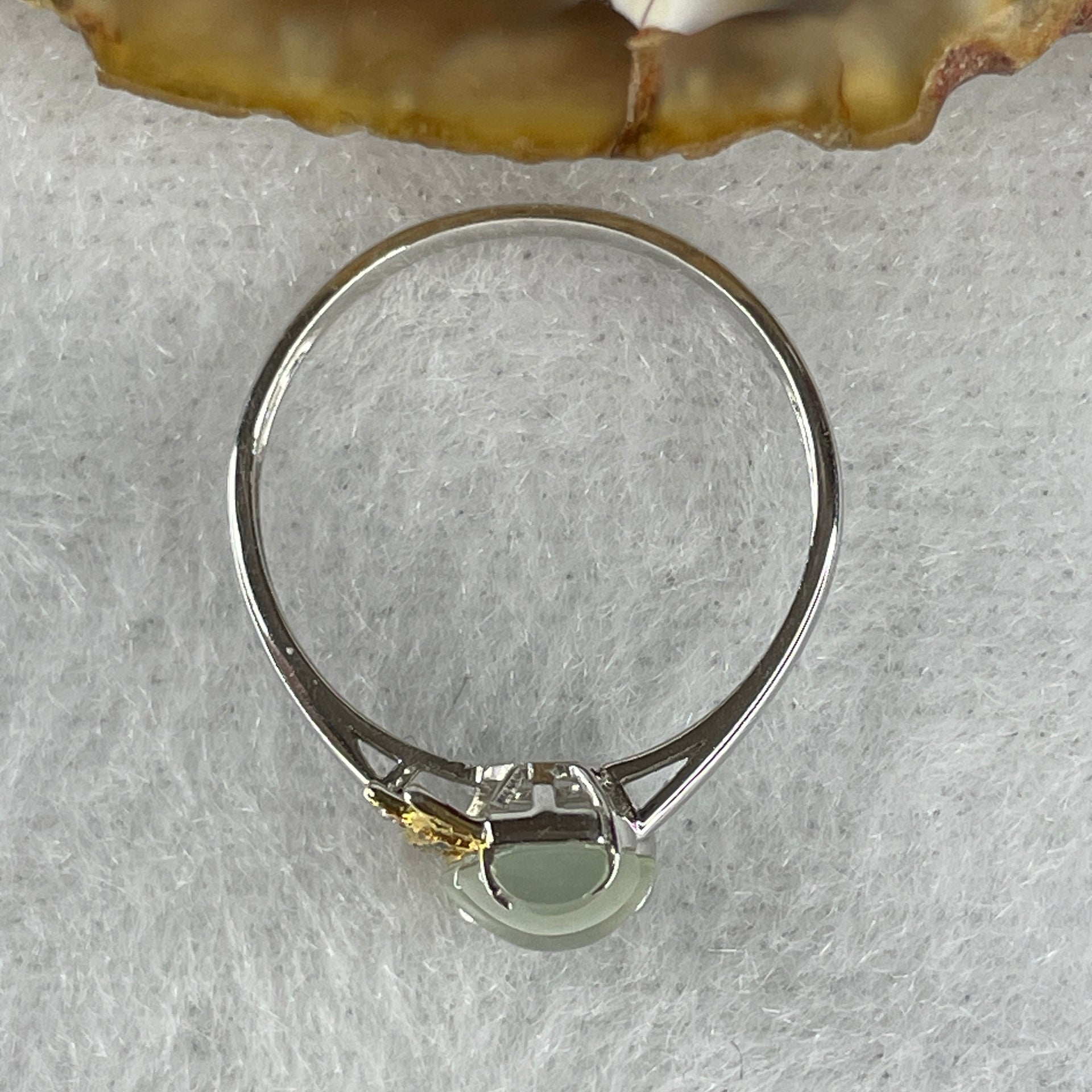 Type A Glassy Type Jade Jadeite Hulu Ring with 18k White Gold 1.60g 8.5 by 6.3 by 1.8mm US6.5 HK14 - Huangs Jadeite and Jewelry Pte Ltd