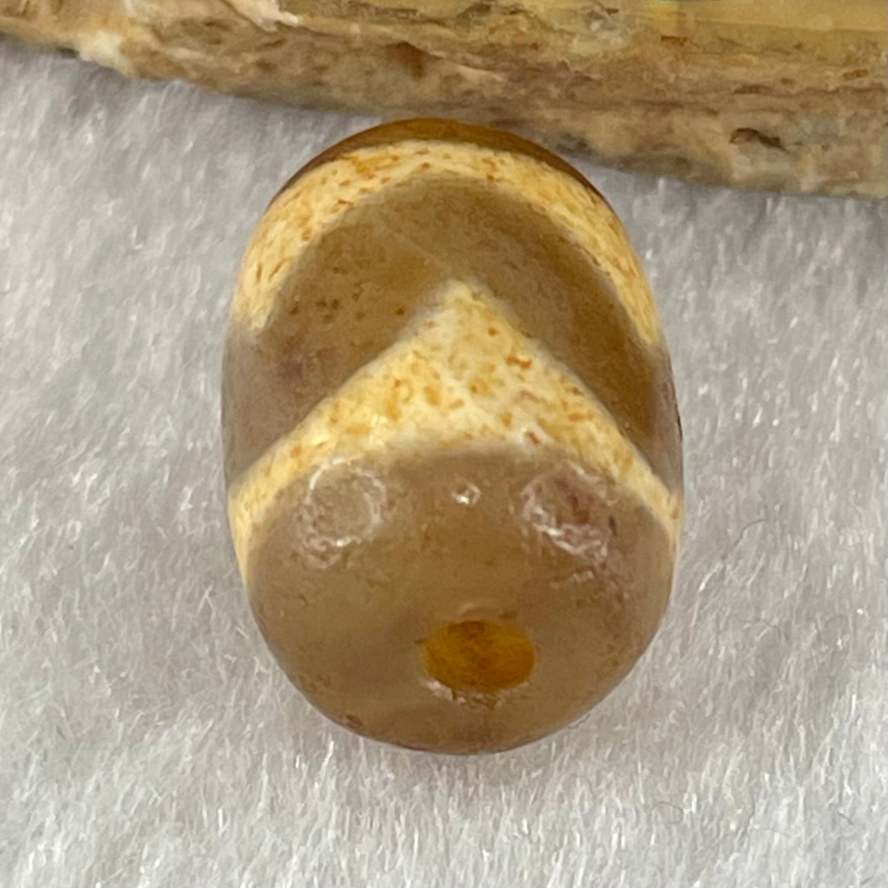 Natural Powerful Tibetan Old Oily Agate Tiger Tooth Daluo Dzi Bead Heavenly Master (Tian Zhu) 虎呀天诛 2.15g 14.1 by 10.2mm - Huangs Jadeite and Jewelry Pte Ltd