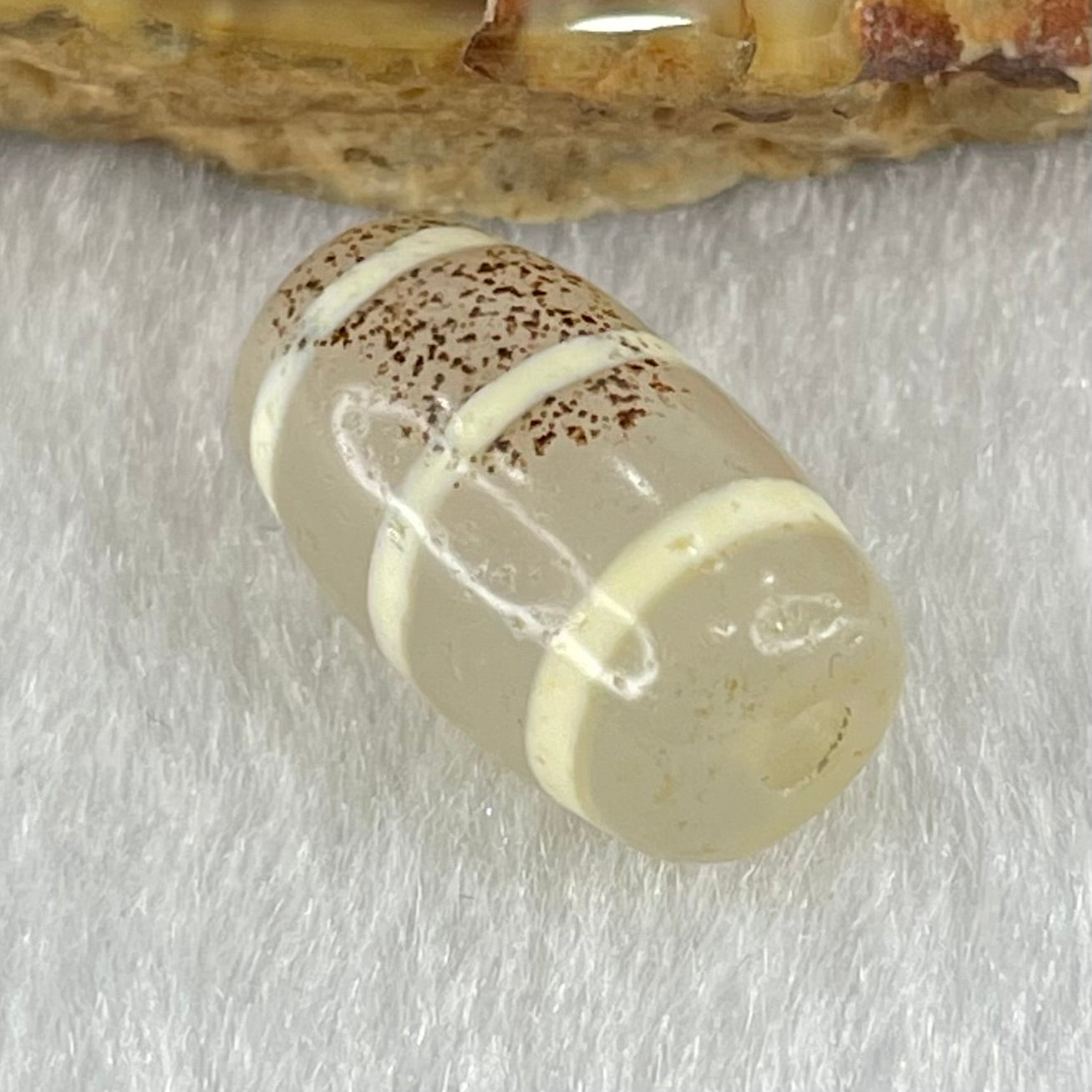 Natural Powerful Tibetan Old Oily Agate 3-Lines Dzi Bead Heavenly Master (Tian Zhu) 三行天诛 3.13g 17.7 by 9.9mm - Huangs Jadeite and Jewelry Pte Ltd