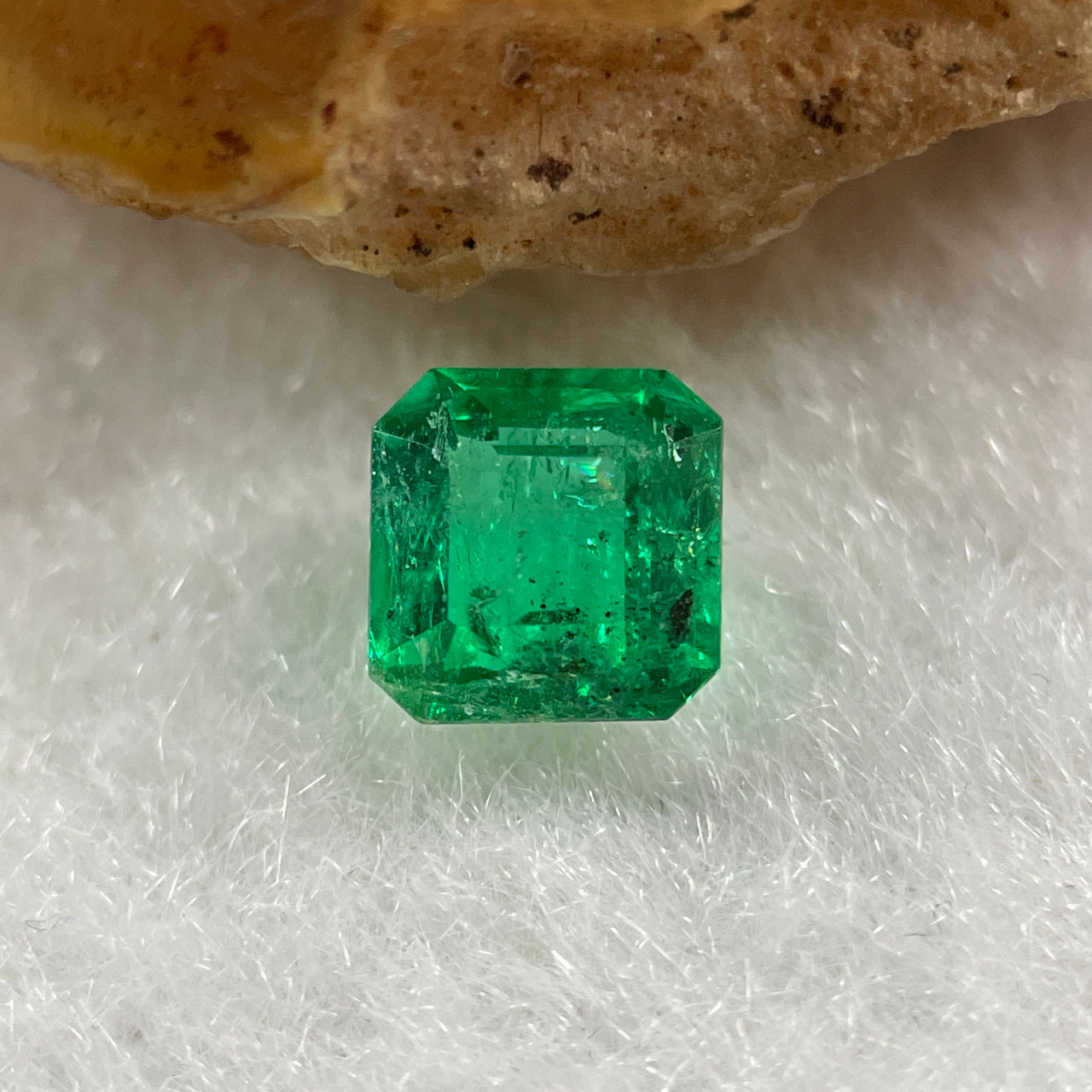 Natural Colombia Green Emerald (Beryl) Cut-Cornered Rectangular step cut 0.62ct 5.3 by 5.2 by 3.1mm - Huangs Jadeite and Jewelry Pte Ltd