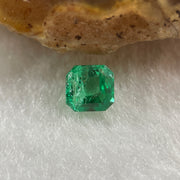Natural Colombia Green Emerald (Beryl) Cut-Cornered Rectangular step cut 0.52ct 4.8 by 4.7 by 3.5mm - Huangs Jadeite and Jewelry Pte Ltd