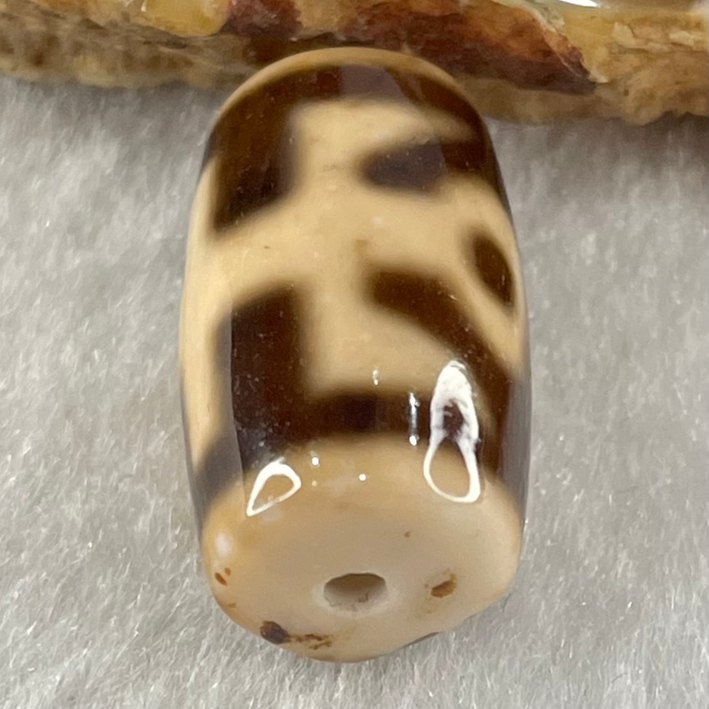 Natural Powerful Tibetan Old Oily Agate Patina Guiren Tairen Human Dzi Bead Totem Amulet Heavenly Master (Tian Zhu) 贵人天诛 4.67g 19.9 by 11.7mm - Huangs Jadeite and Jewelry Pte Ltd