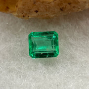 Natural Colombia Vivid Green Emerald (Beryl) Cut-Cornered Rectangular Step cut 0.41ct 4.9 by 4.3 by 2.4mm - Huangs Jadeite and Jewelry Pte Ltd