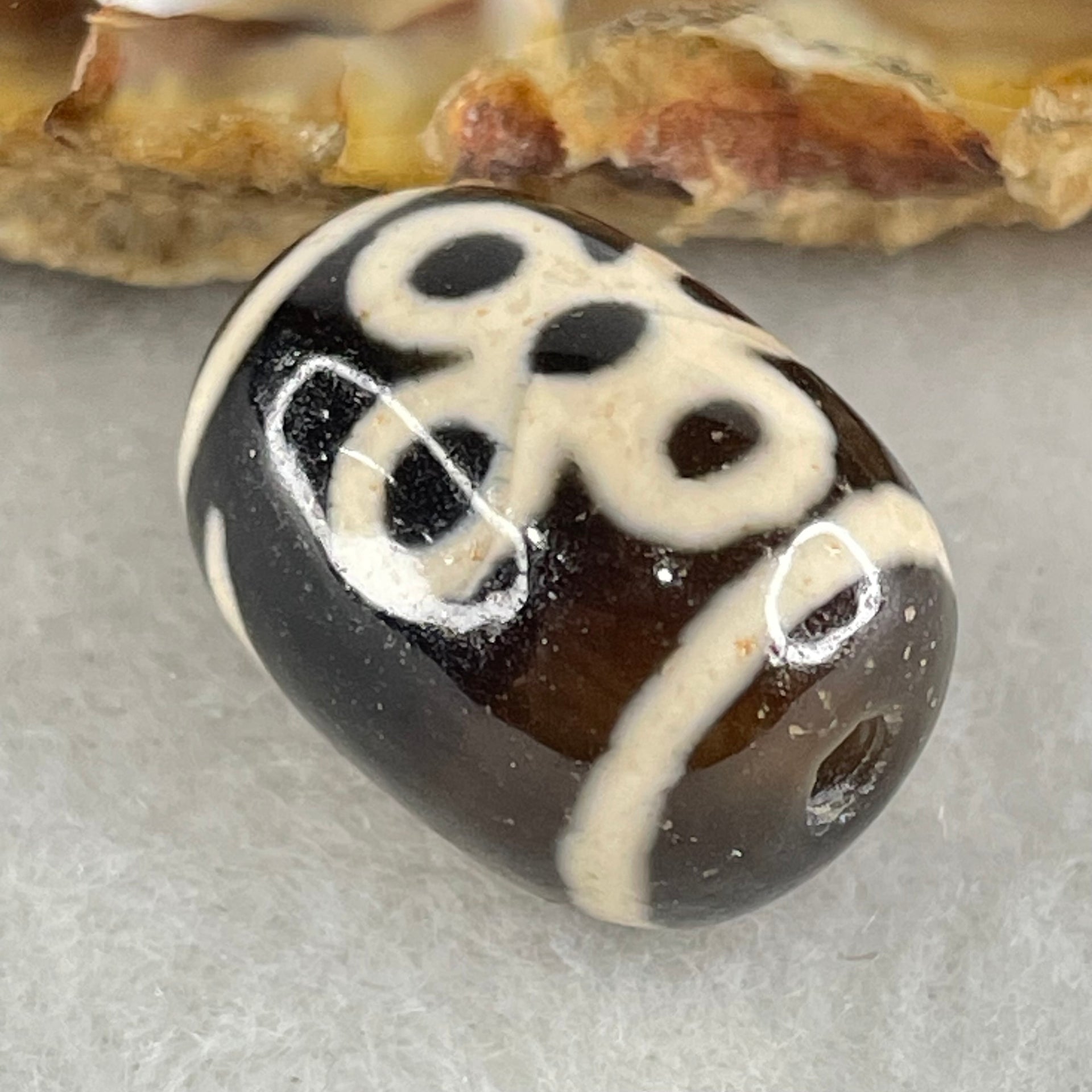 Natural Powerful Tibetan Old Oily Agate 5 Eyes Lightning Dzi Bead Heavenly Master (Tian Zhu) 五眼闪电天珠 5.09g 17.9 by 13.3mm - Huangs Jadeite and Jewelry Pte Ltd