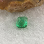 Natural Colombia Green Emerald (Beryl) Cut-Cornered Rectangular step cut 0.53ct 4.4 by 4.0 by 3.9mm - Huangs Jadeite and Jewelry Pte Ltd