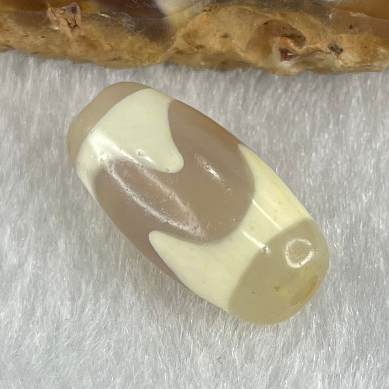 Natural Powerful Tibetan Old Oily Agate Tiger Tooth Daluo Dzi Bead Heavenly Master (Tian Zhu) 虎呀天诛 3.02g 20.0 by 10.3mm - Huangs Jadeite and Jewelry Pte Ltd