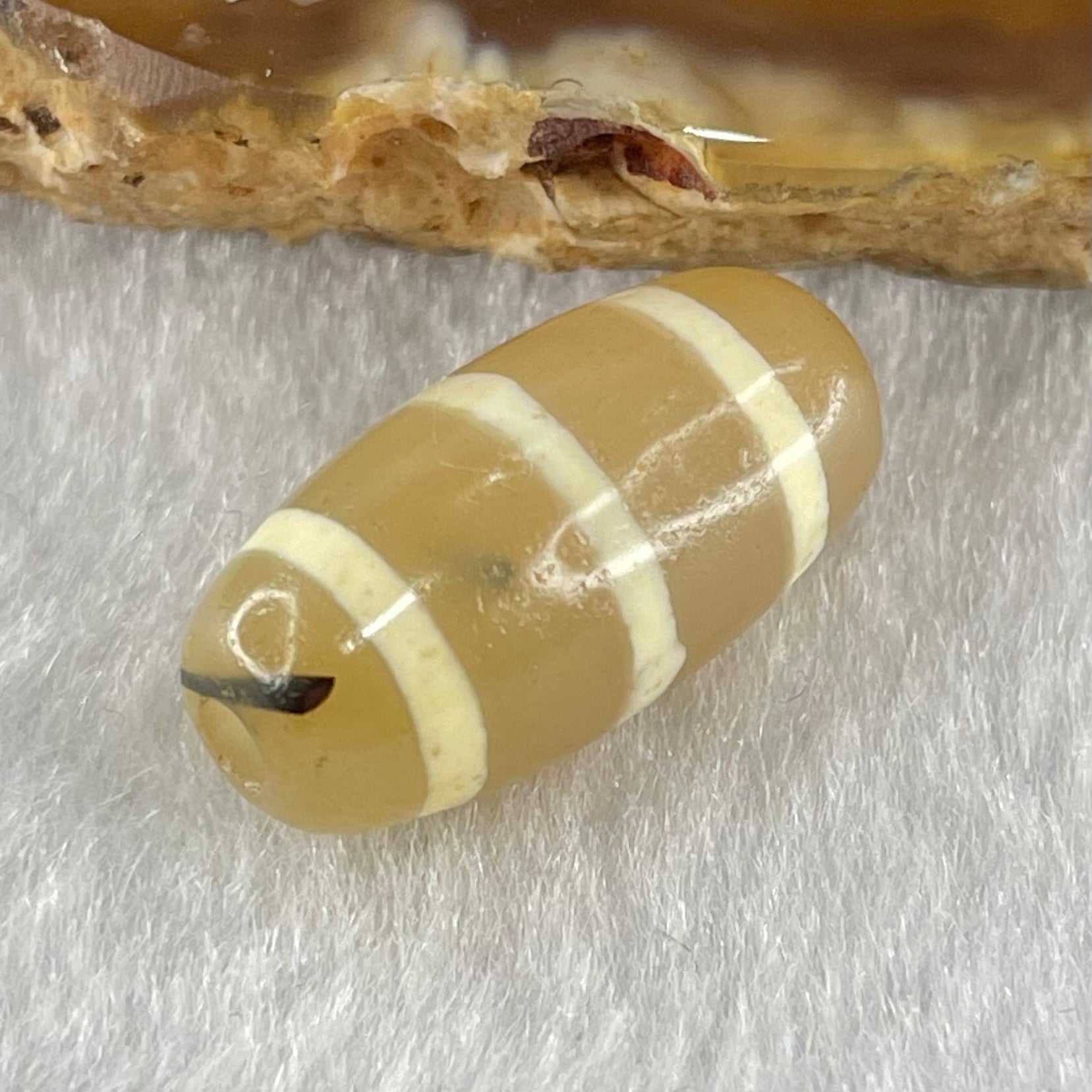 Natural Powerful Tibetan Old Oily Agate 3-Lines Dzi Bead Heavenly Master (Tian Zhu) 三行天诛 2.57g 18.8 by 9.6mm - Huangs Jadeite and Jewelry Pte Ltd