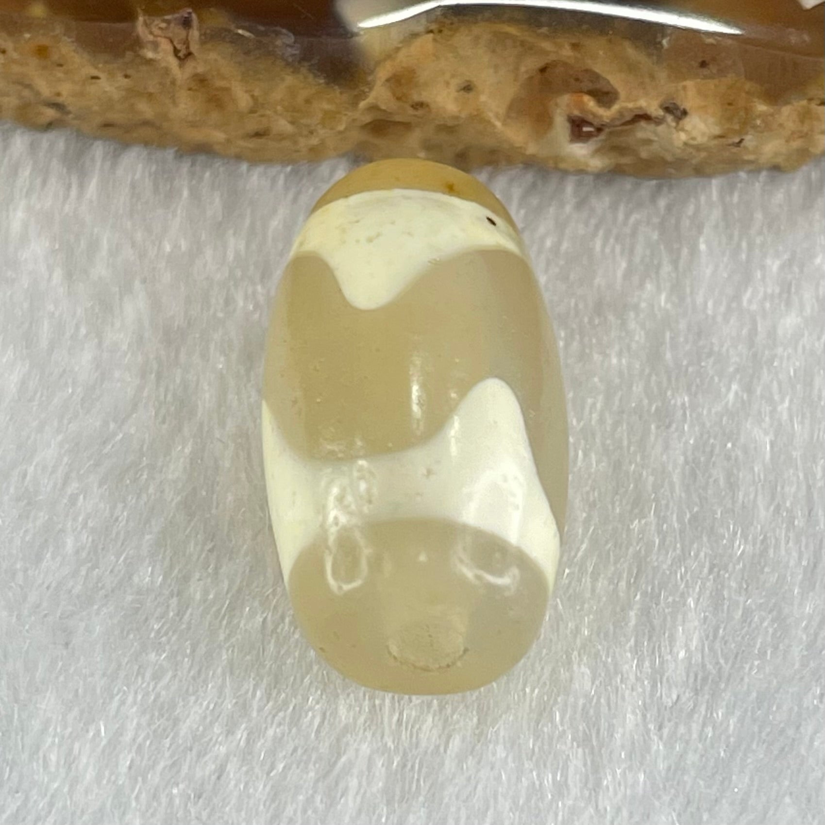 Natural Powerful Tibetan Old Oily Agate Tiger Tooth Daluo Dzi Bead Heavenly Master (Tian Zhu) 虎呀天诛 3.31g 20.1 by 10.8mm - Huangs Jadeite and Jewelry Pte Ltd