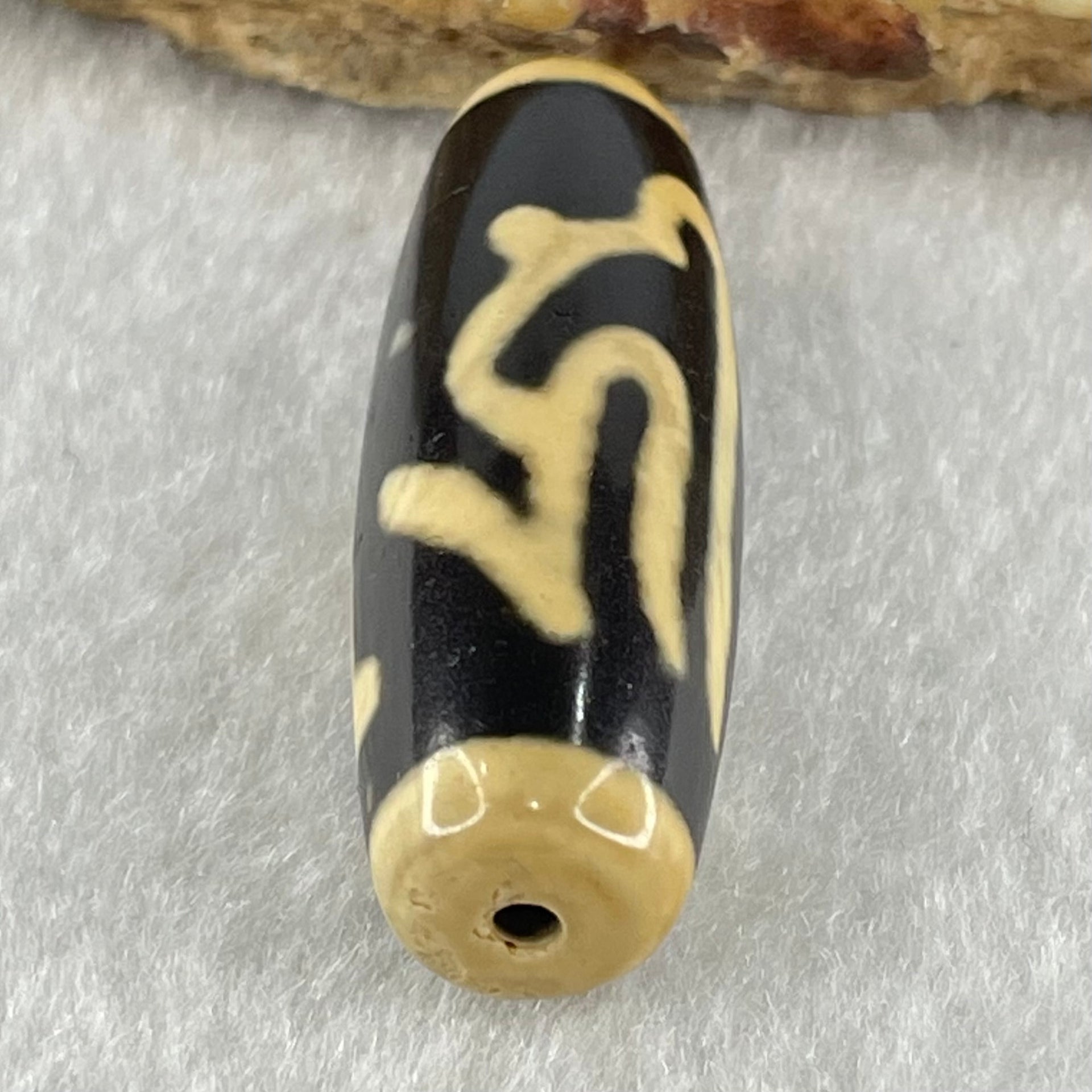 Natural Powerful Tibetan Old Oily Agate Ancient Thousand Hand Guan Yin Dzi Bead Heavenly Master (Tian Zhu) 千手观音天珠 10.20g 38.6 by 13.0mm - Huangs Jadeite and Jewelry Pte Ltd