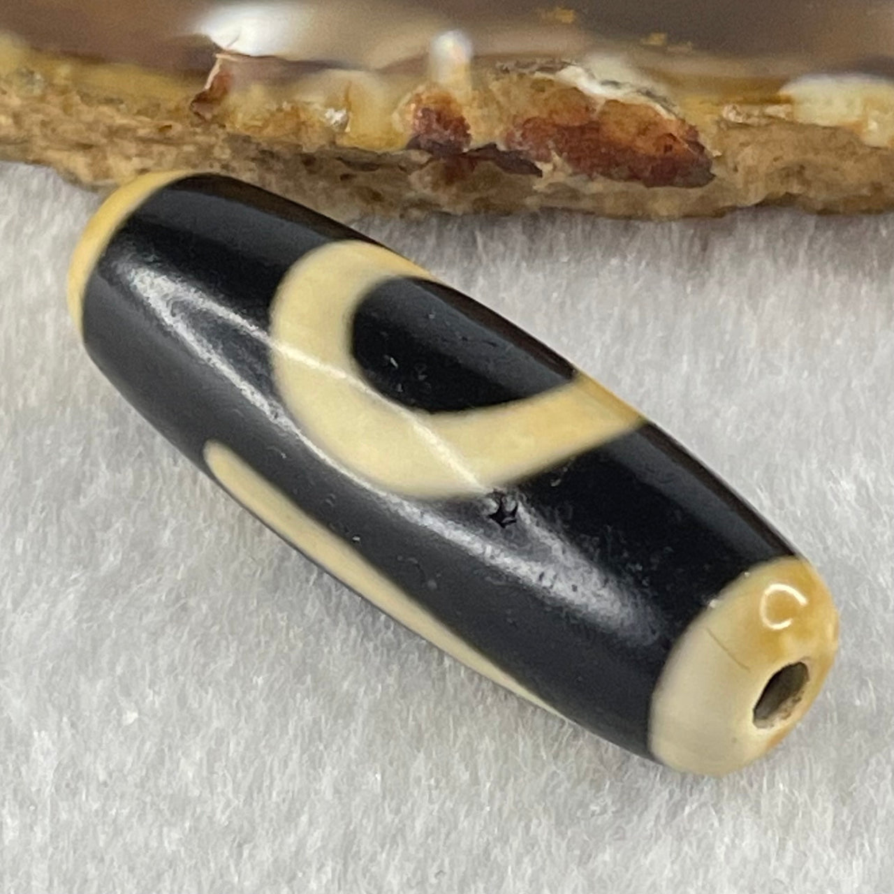 Natural Powerful Tibetan Old Oily Agate One Eye Fire Sign Dzi Bead Heavenly Master (Tian Zhu) 一眼火天珠 9.43g 38.1 by 12.8mm - Huangs Jadeite and Jewelry Pte Ltd