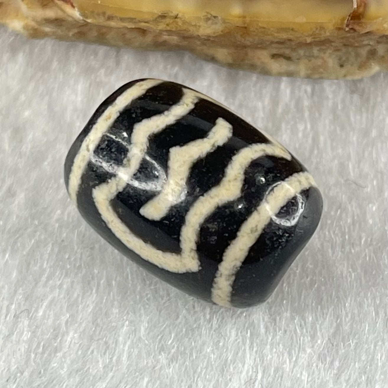 Natural Powerful Tibetan Old Oily Agate Double Garuda Dzi Bead Heavenly Master (Tian Zhu) 2.31g 13.7 by 10.1mm - Huangs Jadeite and Jewelry Pte Ltd