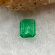 Natural Colombia Vivid Green Emerald (Beryl) Cut-Cornered Rectangular Step cut 0.46ct 5.9 by 4.6 by 1.9mm - Huangs Jadeite and Jewelry Pte Ltd