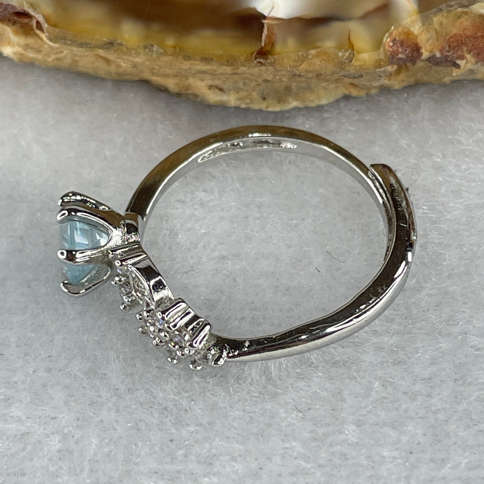 Natural Blue Aquamarine Ring 1.82g 4.6 by 3.5mm (Adjustable Size) - Huangs Jadeite and Jewelry Pte Ltd