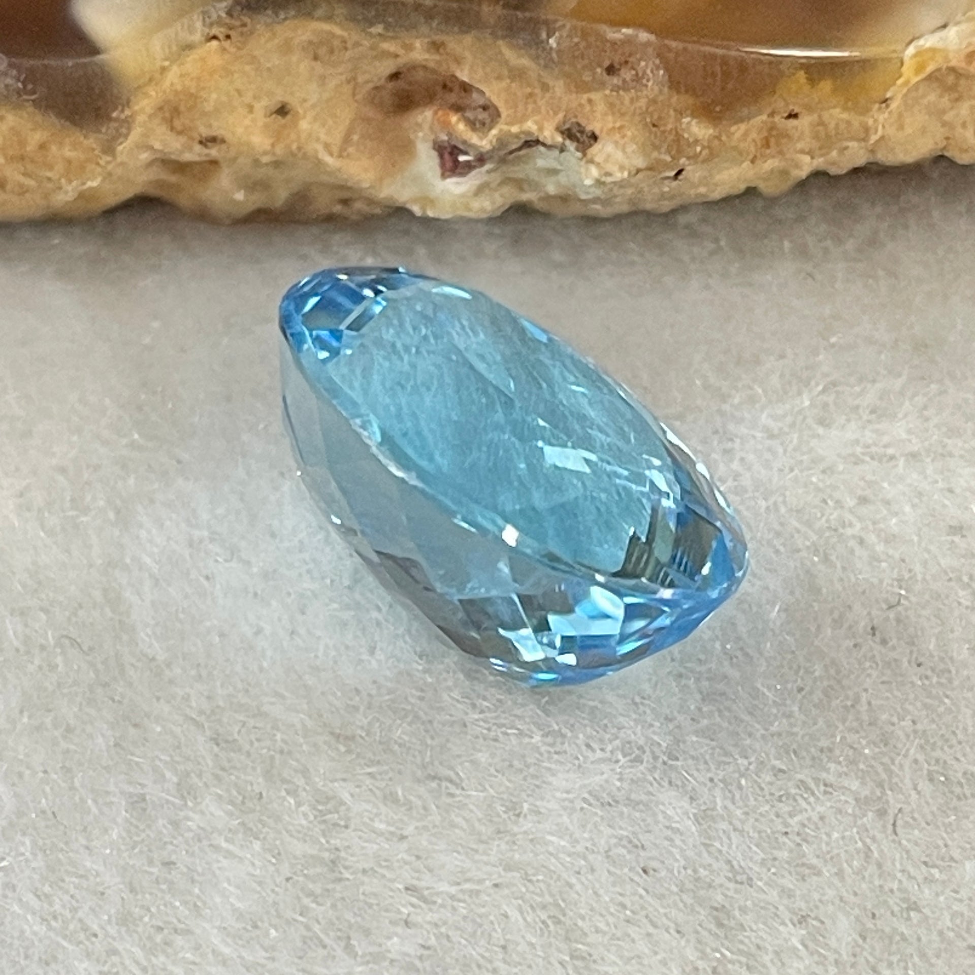 Natural Sky Blue Topaz Oval Shape 9.55ct 13.8 by 10.6 by 8.0mm - Huangs Jadeite and Jewelry Pte Ltd
