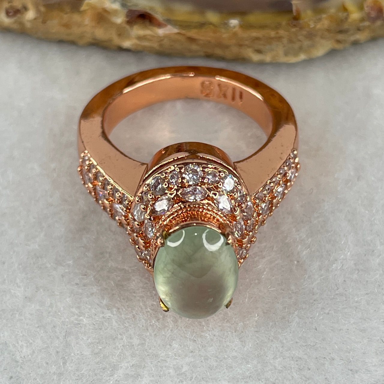 Natural Type A Icy Green Jadeite Cabochon Mold Ring | Untreated High-Translucency Bing Zhong Fei Cui Oval Ring (9.72g | 11.2 x 8.1 x 5.0mm | US 8.75 / HK 19.5)
