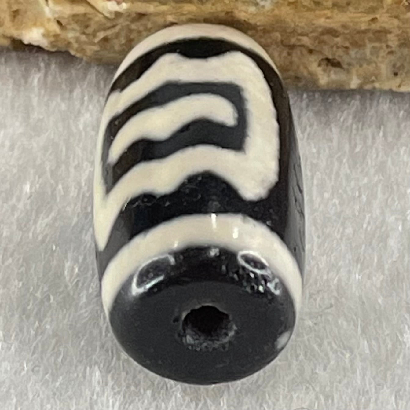 Natural Powerful Tibetan Old Oily Agate Double Garuda Dzi Bead Heavenly Master (Tian Zhu) 虎呀天诛 3.8g 19.3 by 10.4mm - Huangs Jadeite and Jewelry Pte Ltd