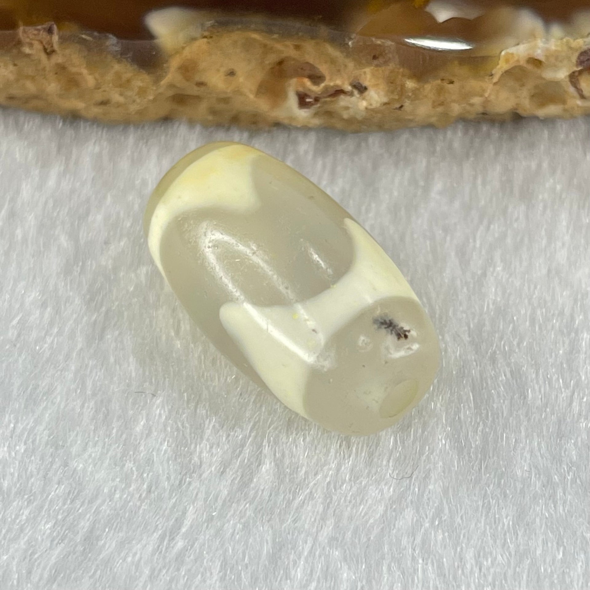 Natural Powerful Tibetan Old Oily Agate Tiger Tooth Daluo Dzi Bead Heavenly Master (Tian Zhu) 虎呀天诛 3.17g 20.0 by 10.4mm - Huangs Jadeite and Jewelry Pte Ltd