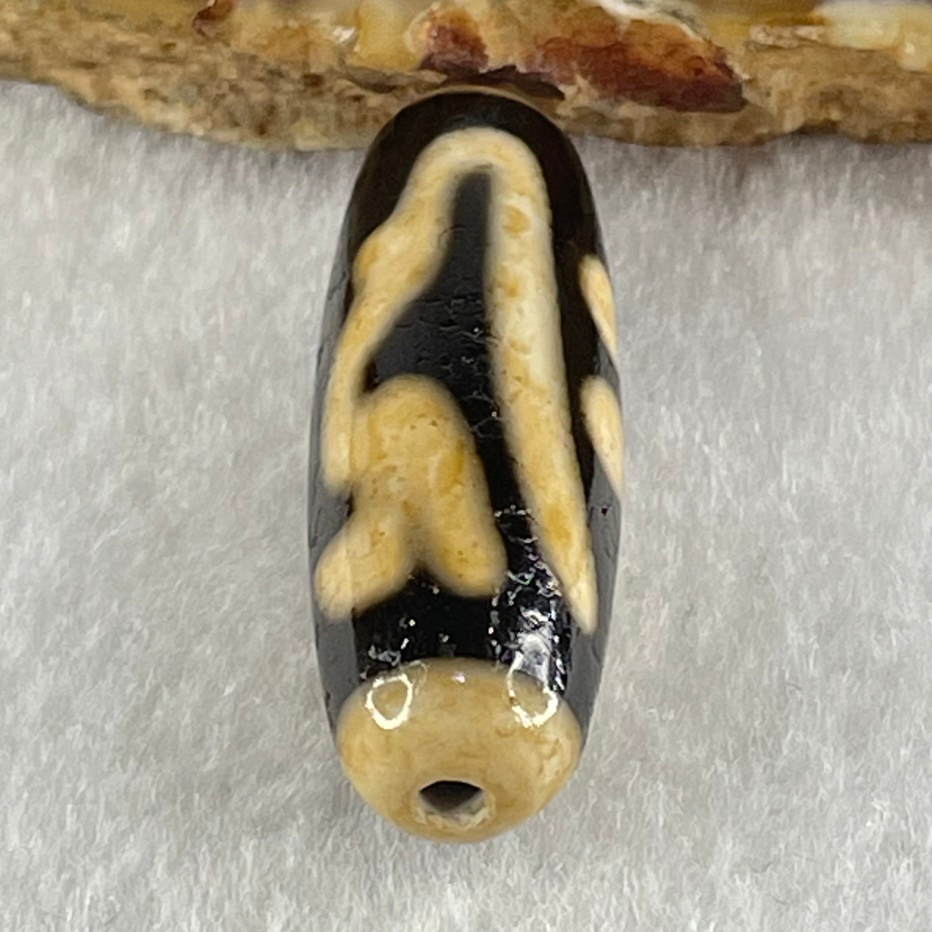 Natural Powerful Tibetan Old Oily Agate Thousand Hand Zha Ji La Mu Dzi Bead Heavenly Master (Tian Zhu) 千手扎基拉姆天珠 8.39g 37.5 by 12.2mm - Huangs Jadeite and Jewelry Pte Ltd