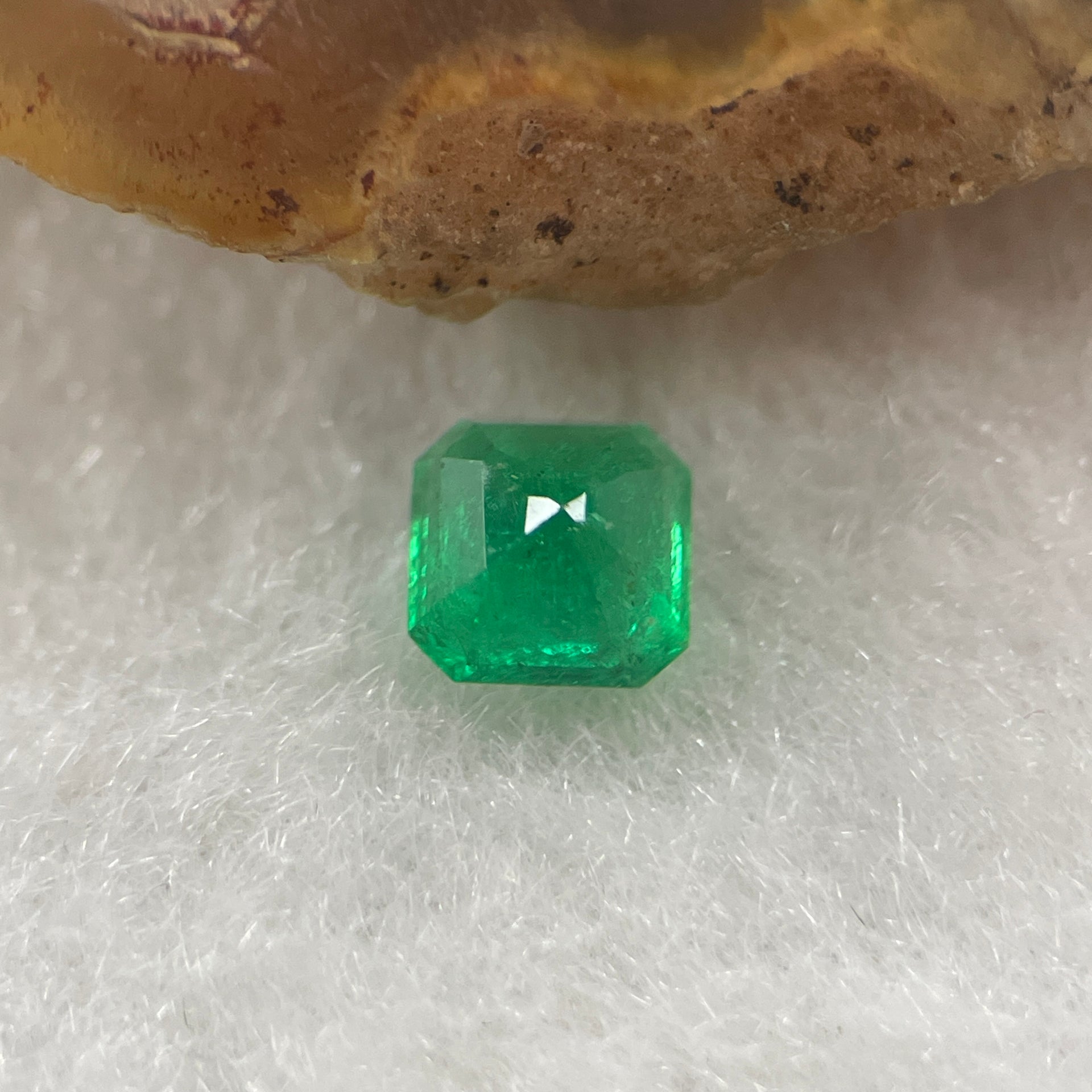 Natural Colombia Green Emerald (Beryl) Cut-Cornered Rectangular step cut 0.55ct 4.8 by 4.8 by 3.4mm - Huangs Jadeite and Jewelry Pte Ltd