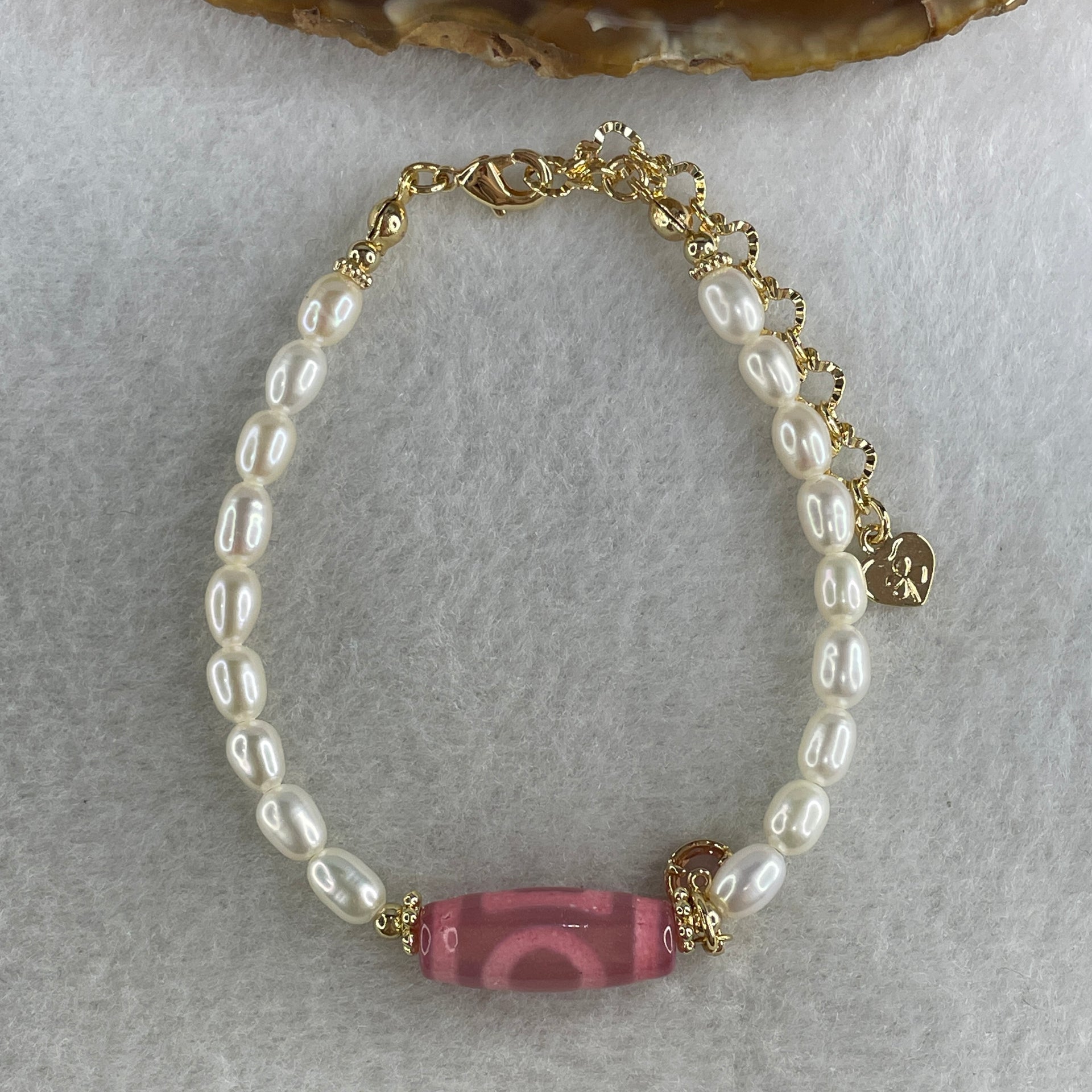 Natural Powerful Tibetan Old Oily Agate Sky Door Serenity 1 Eye Dzi Bead with Faux Pearl Bracelet 7.97g 14-18cm 19.9 by 7.8mm - Huangs Jadeite and Jewelry Pte Ltd