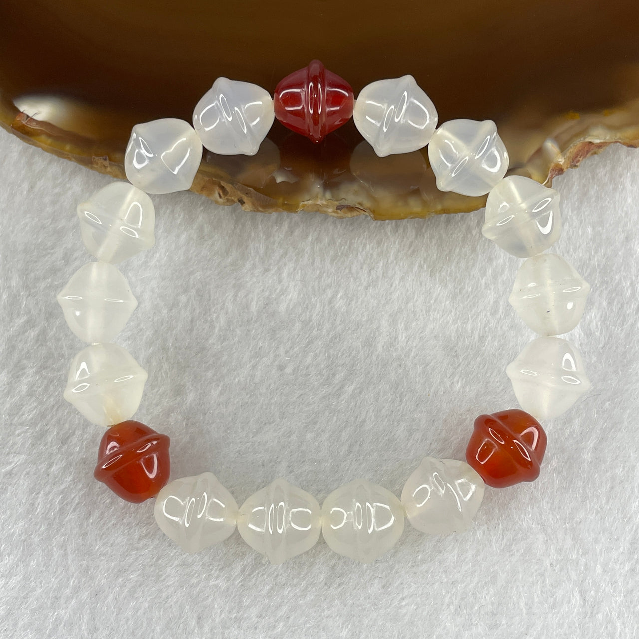 Natural White and Red Agate Chalcedony Walnut Beads Bracelet 19.06g 13.5mm 10.3mm 17 Beads