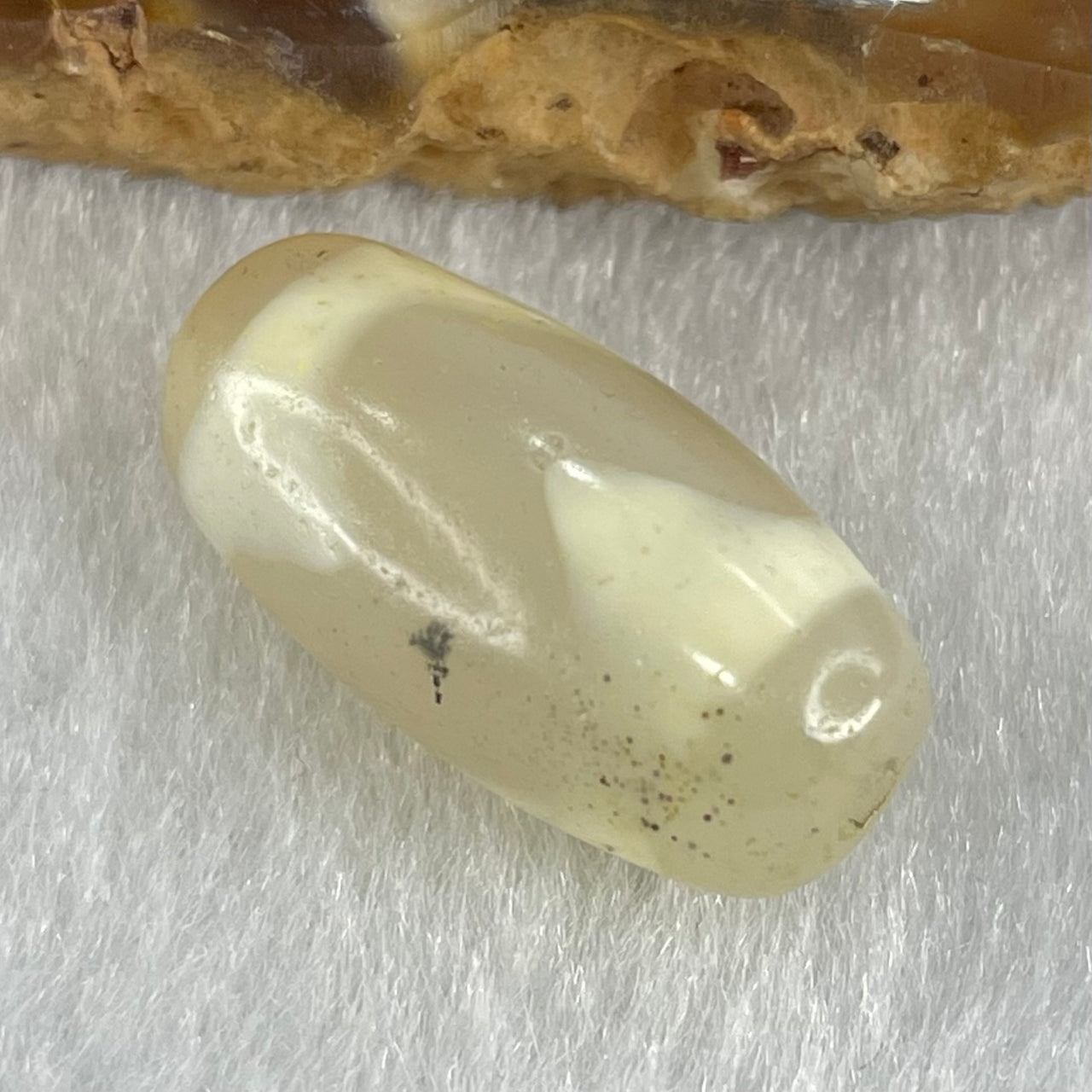 Natural Powerful Tibetan Old Oily Agate Tiger Tooth Daluo Dzi Bead Heavenly Master (Tian Zhu) 虎呀天诛 2.99g 20.1 by 10.2mm - Huangs Jadeite and Jewelry Pte Ltd